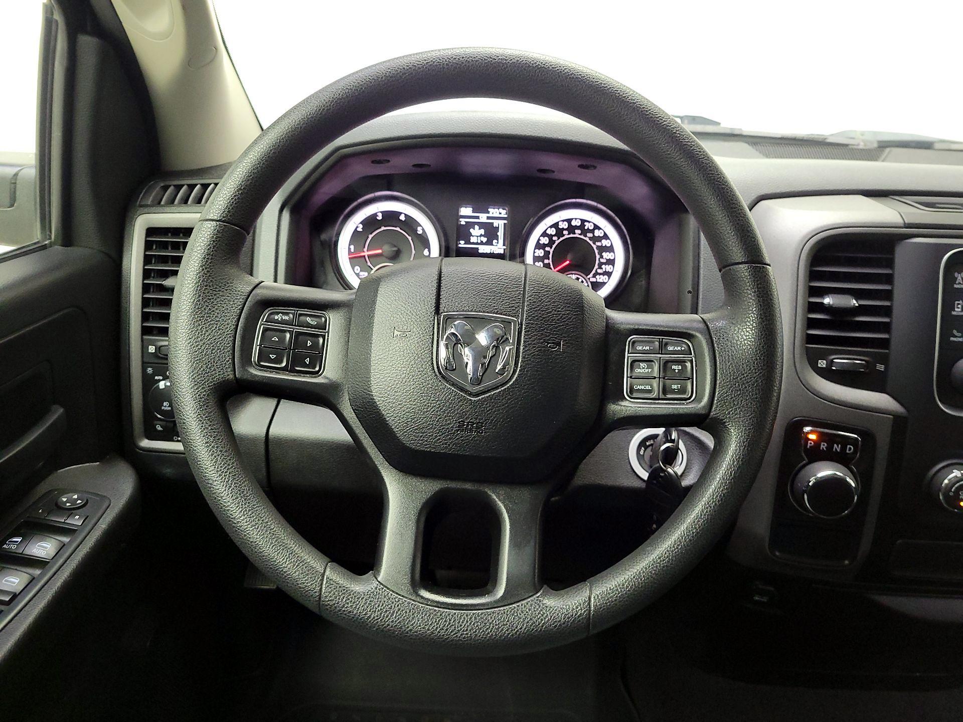 Thumbnail: 2019 RAM 1500 Classic - 10
