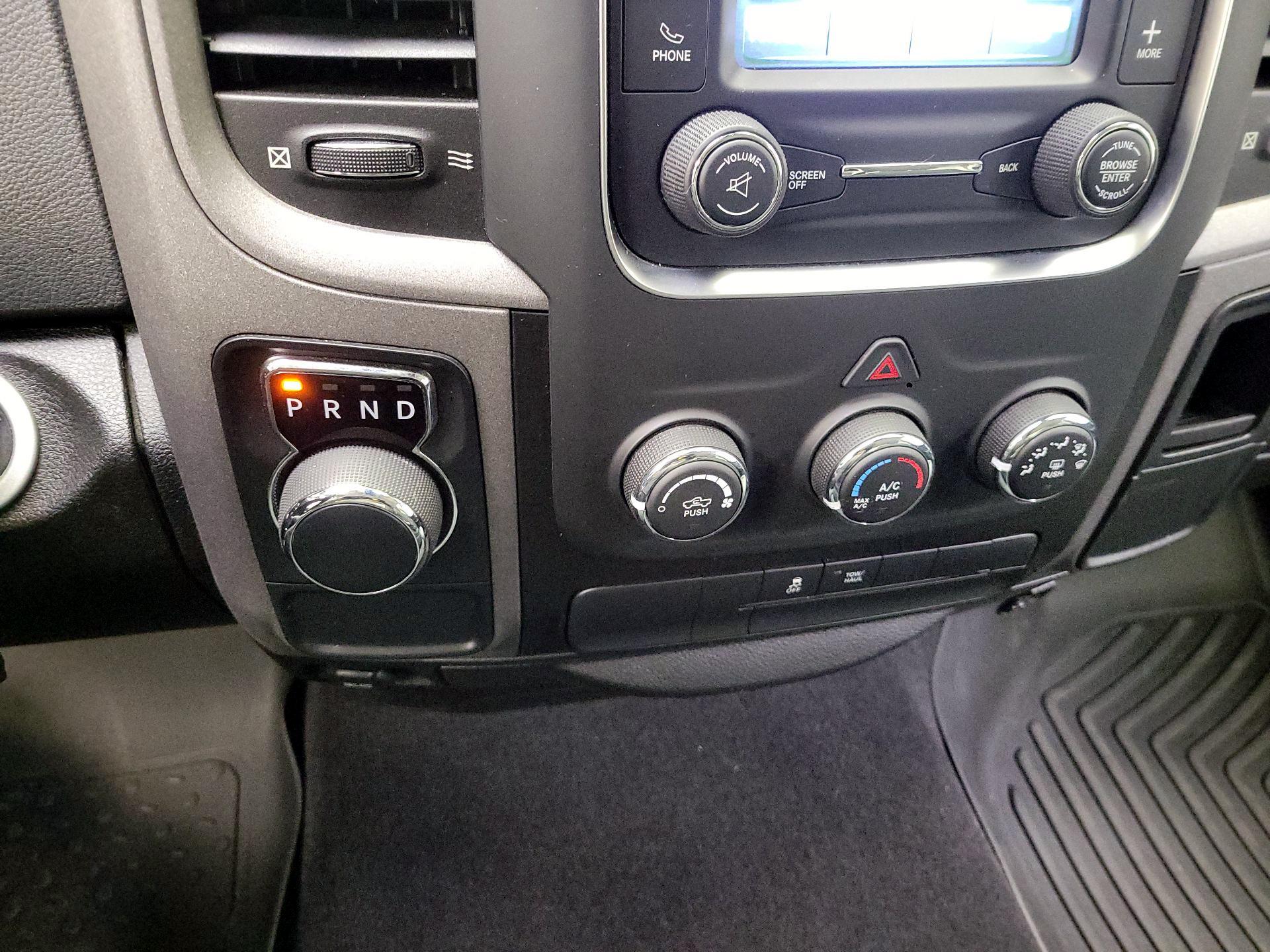 Thumbnail: 2019 RAM 1500 Classic - 17