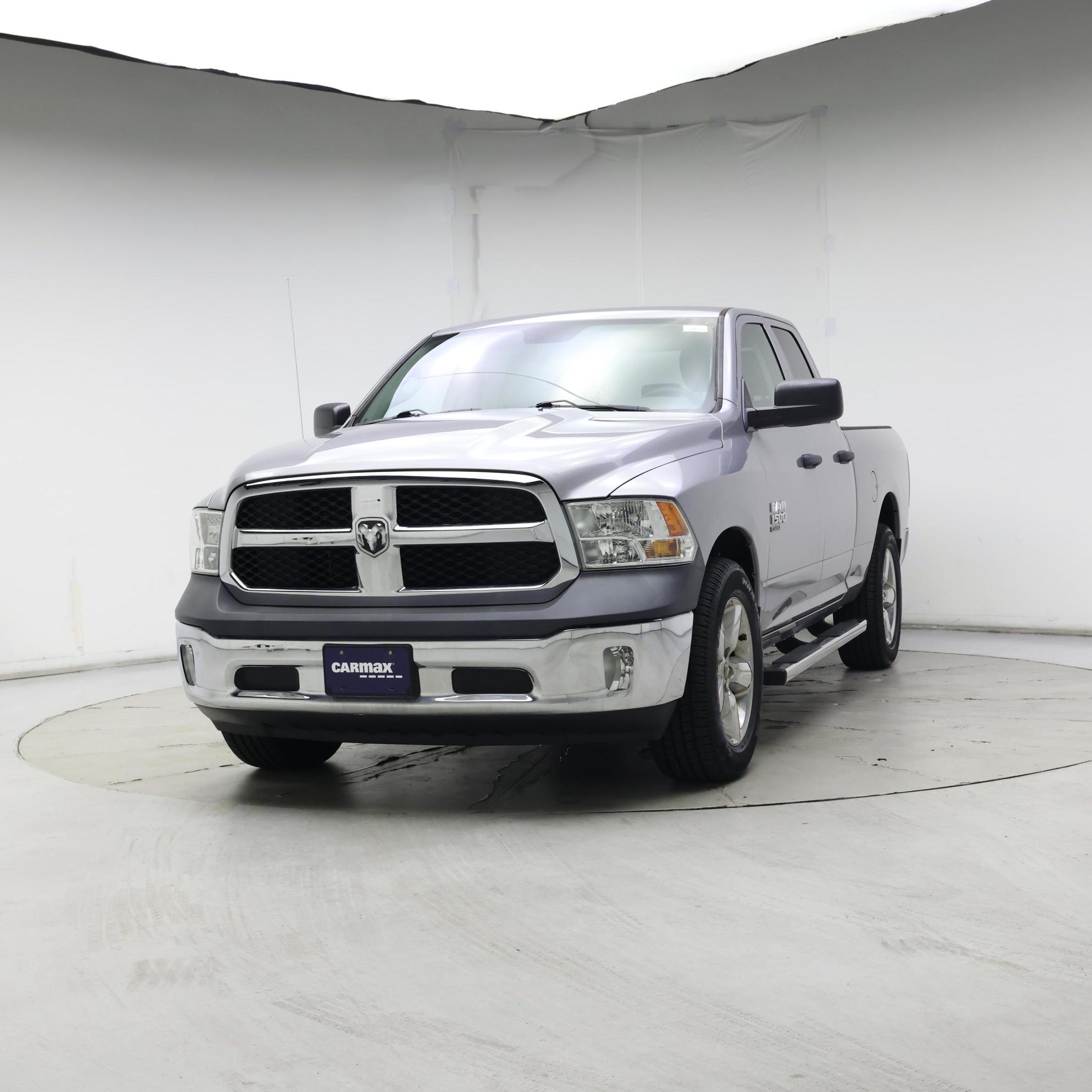 Thumbnail: 2019 RAM 1500 Classic - 4