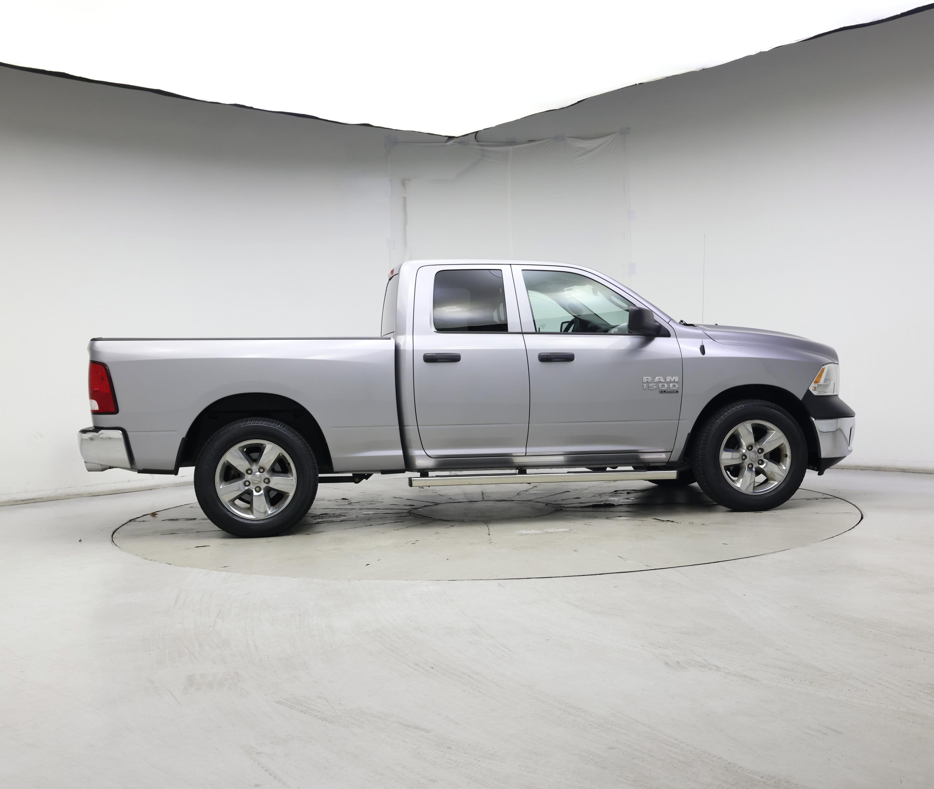 Thumbnail: 2019 RAM 1500 Classic - 7