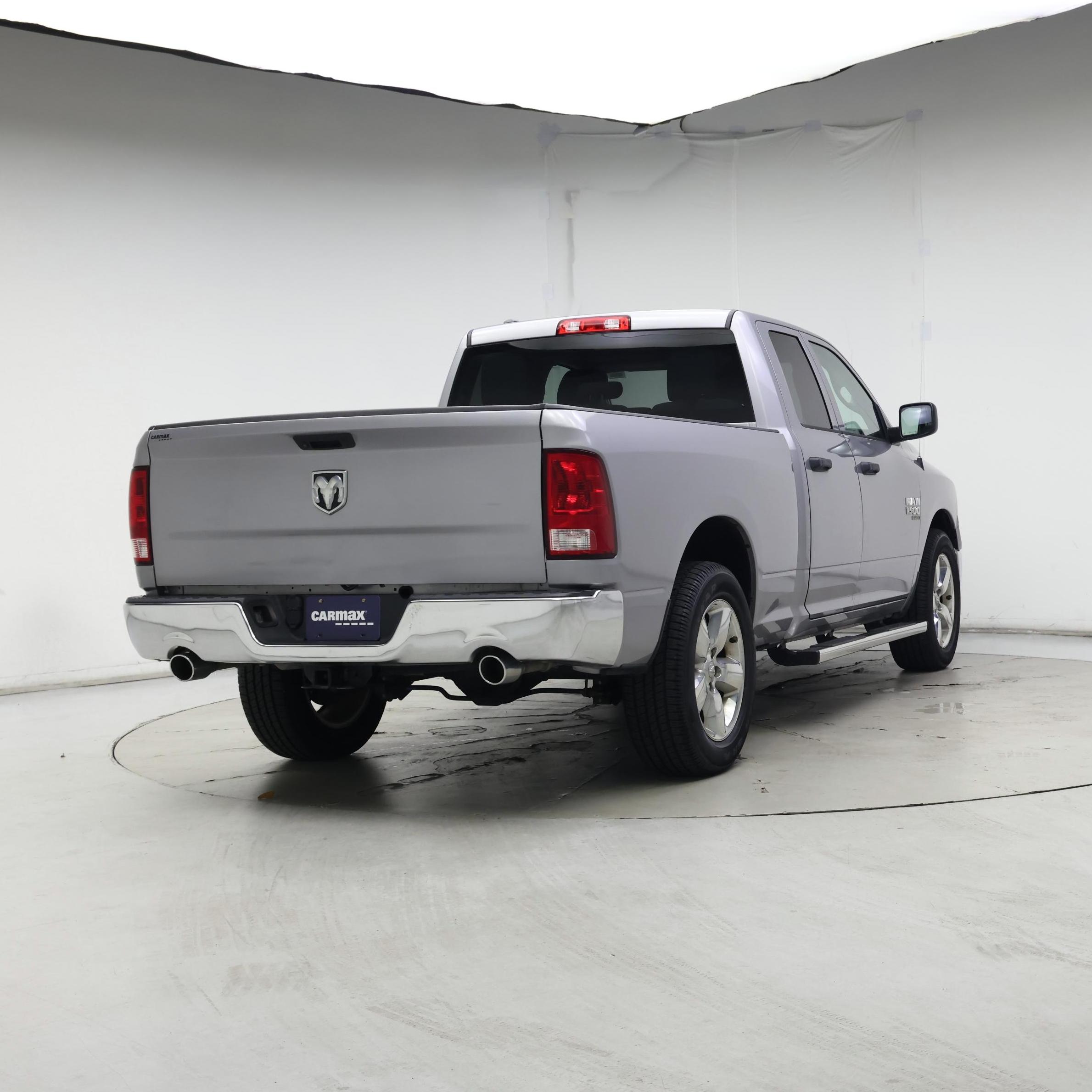 Thumbnail: 2019 RAM 1500 Classic - 8