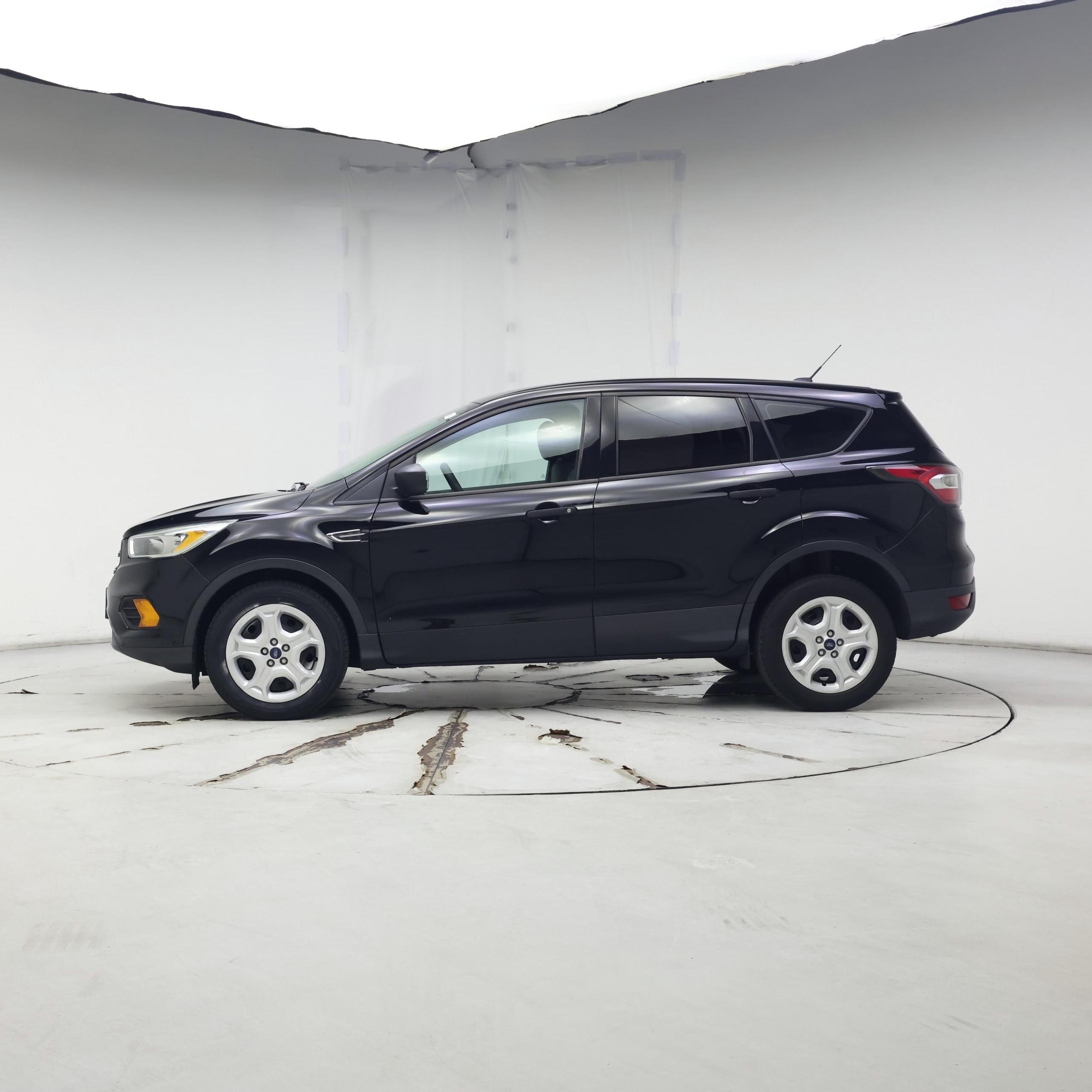 Thumbnail: 2017 Ford Escape - 3