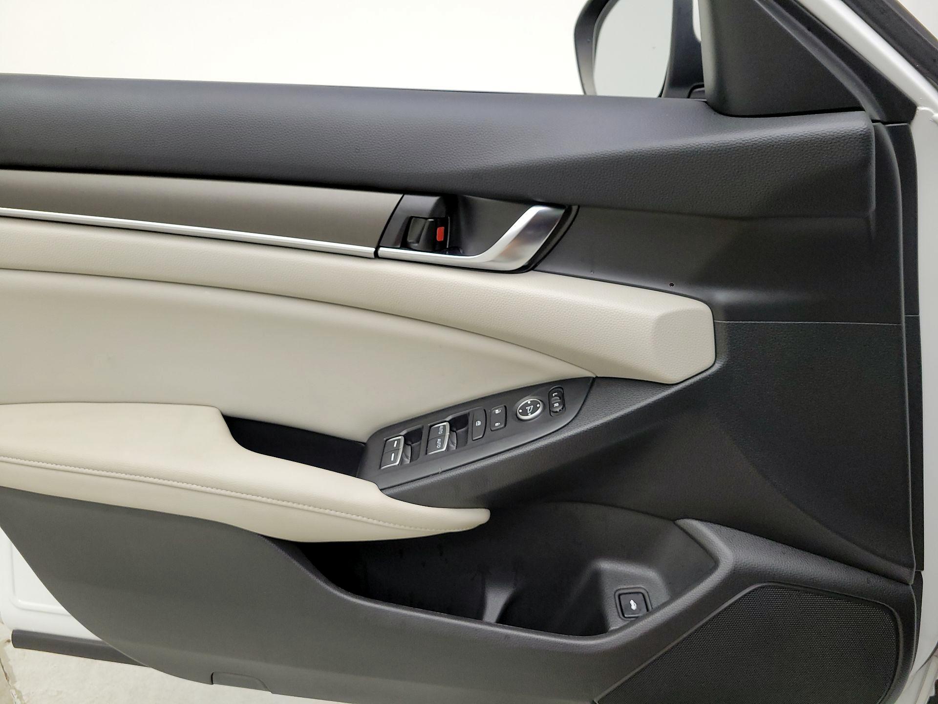 Thumbnail: 2018 Honda Accord - 12