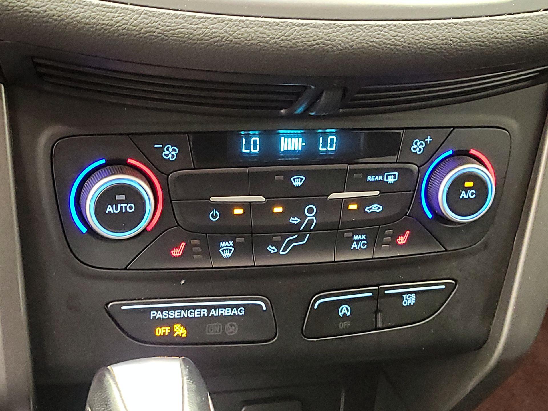 Thumbnail: 2019 Ford Escape - 16