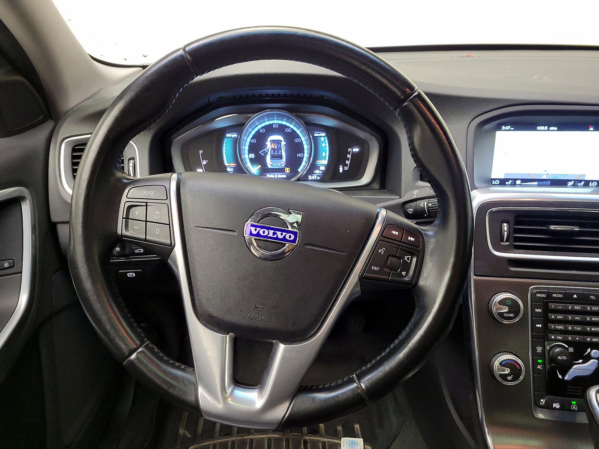 Thumbnail: 2015 Volvo S60 - 10