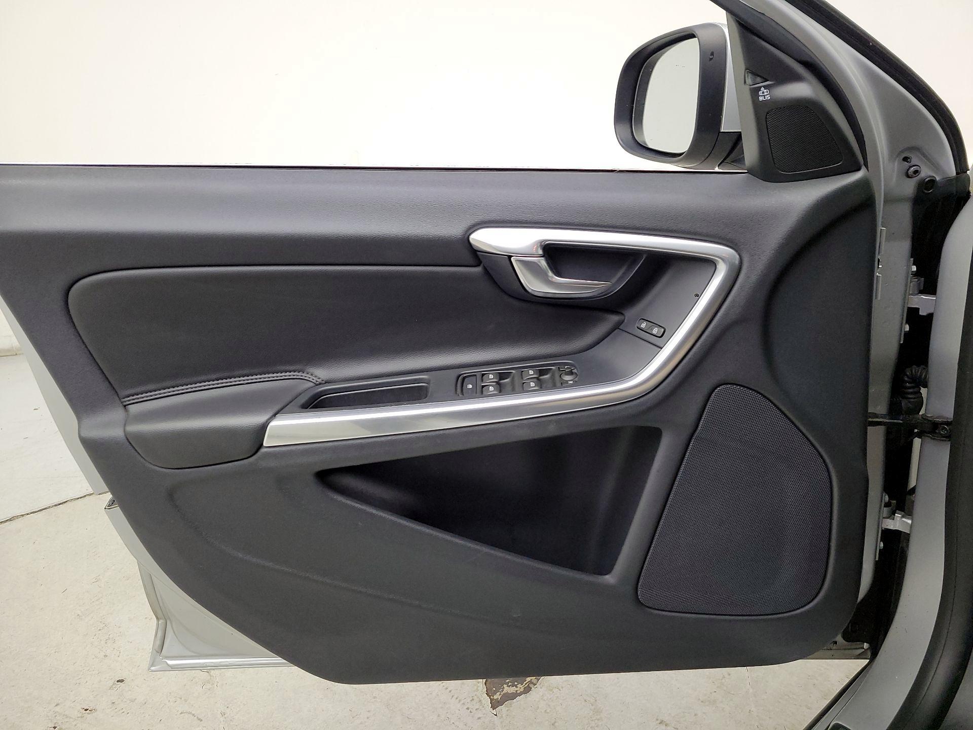 Thumbnail: 2015 Volvo S60 - 12