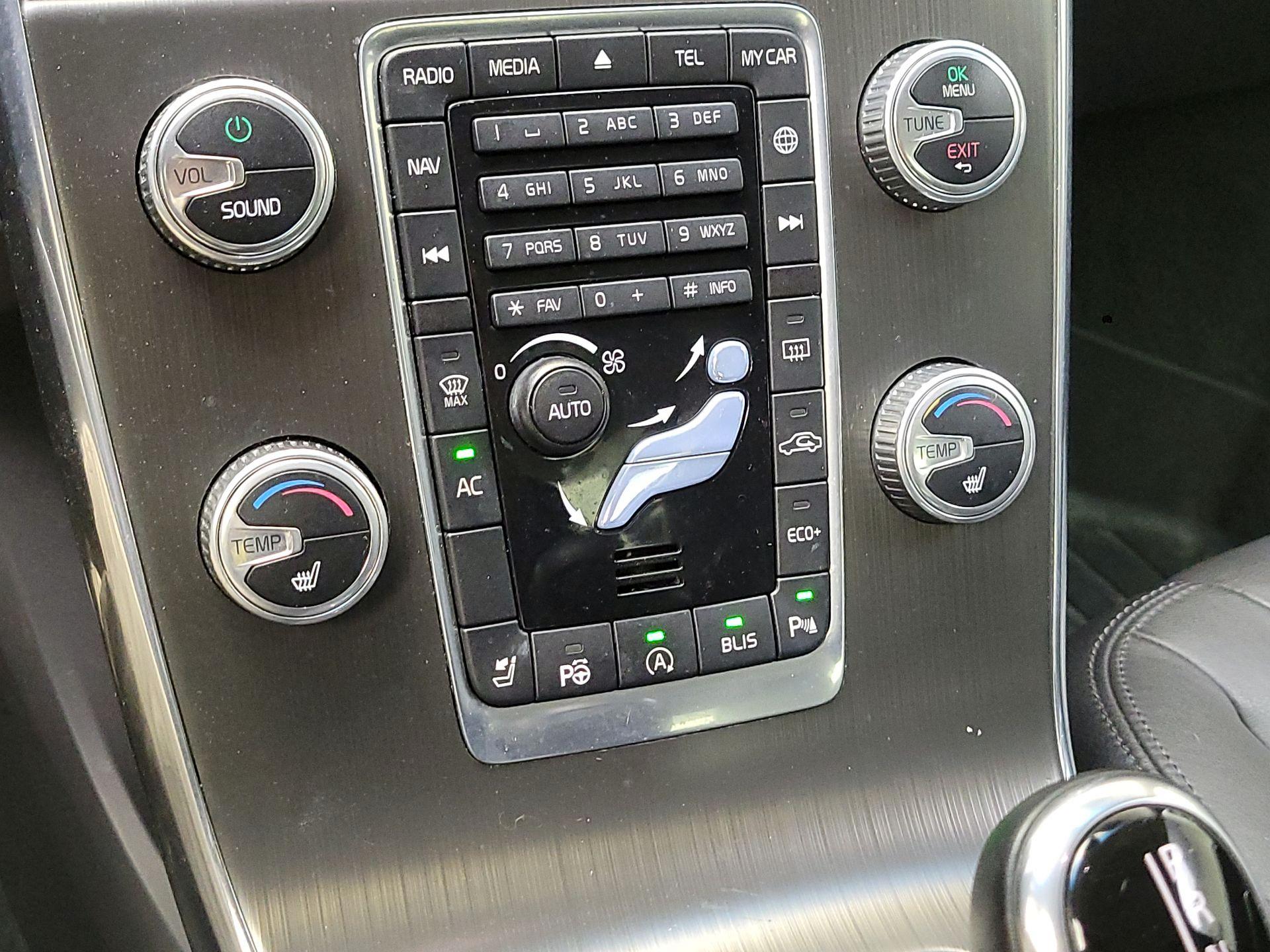 Thumbnail: 2015 Volvo S60 - 16