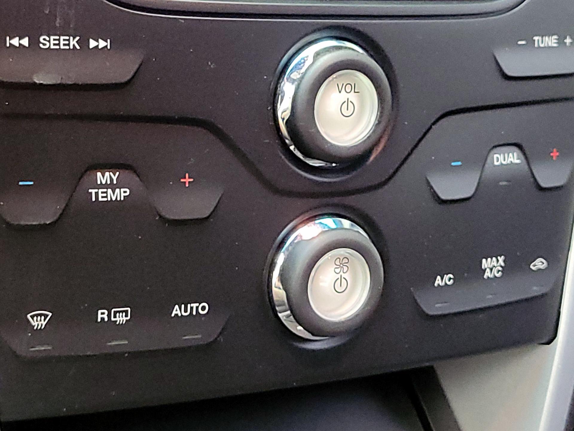 Thumbnail: 2014 Ford Explorer - 17