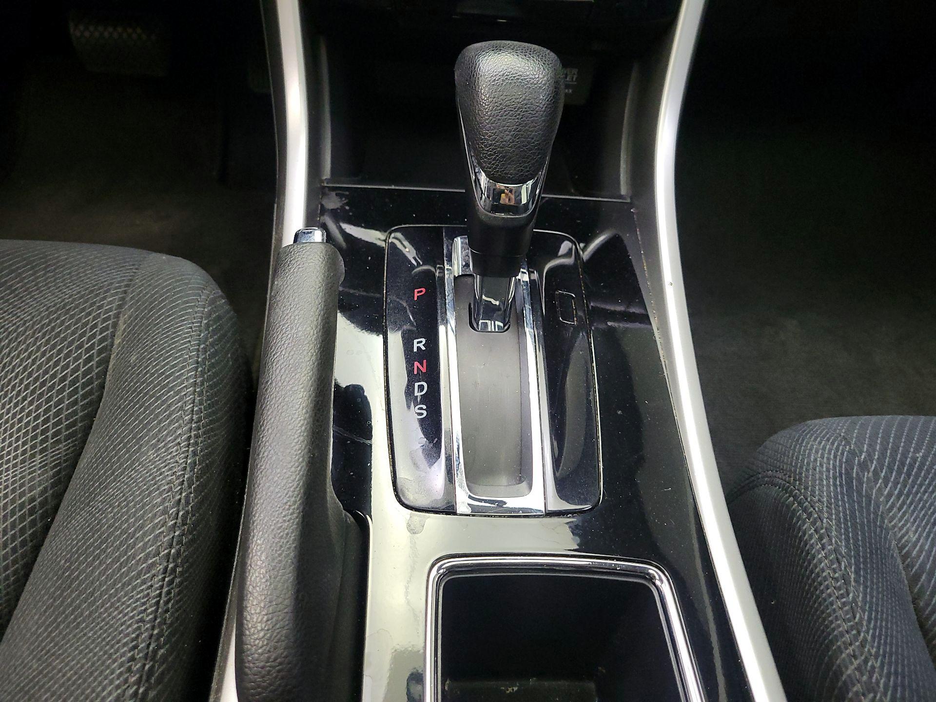 Thumbnail: 2016 Honda Accord - 17