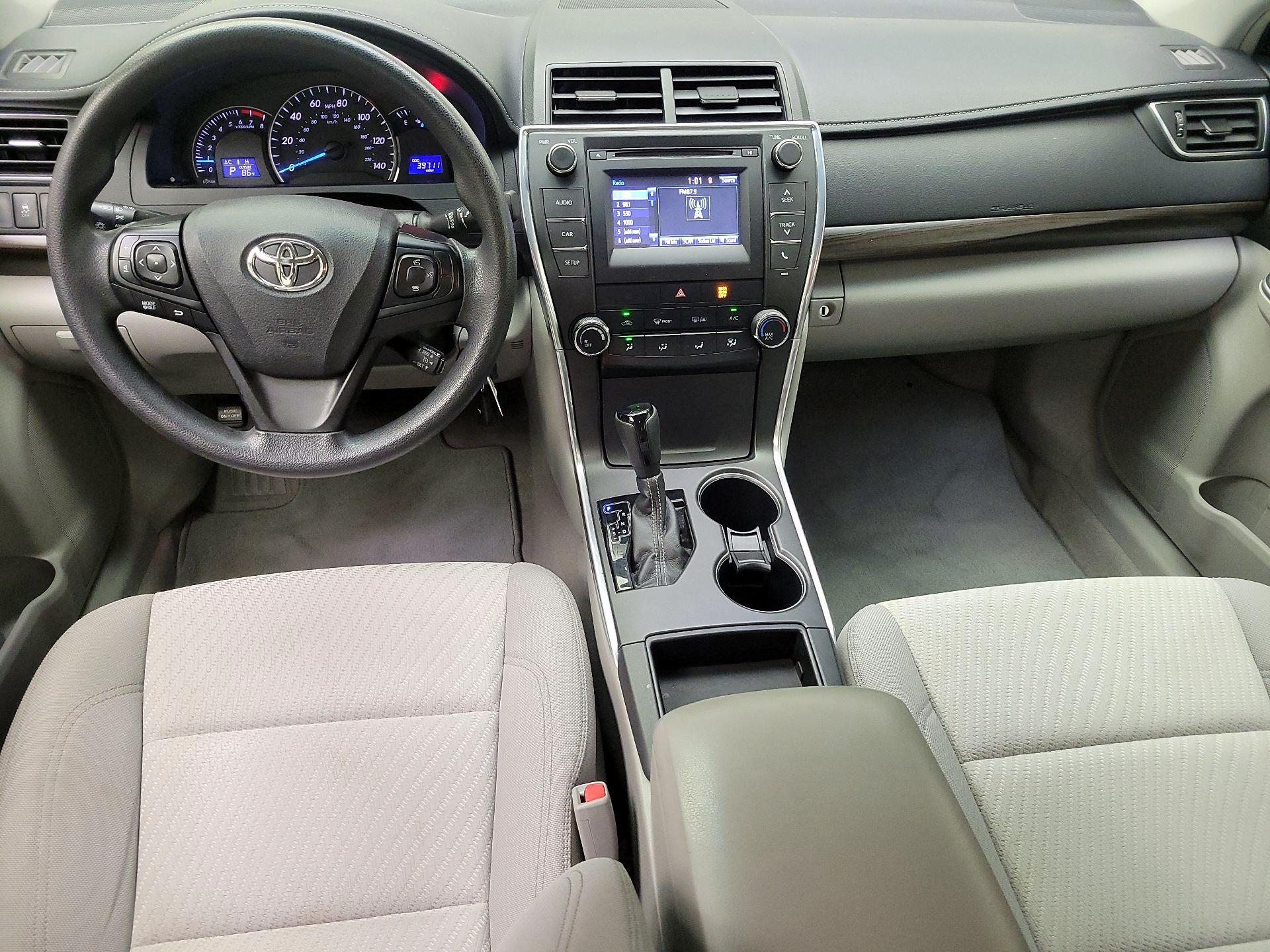 Thumbnail: 2015 Toyota Camry - 9