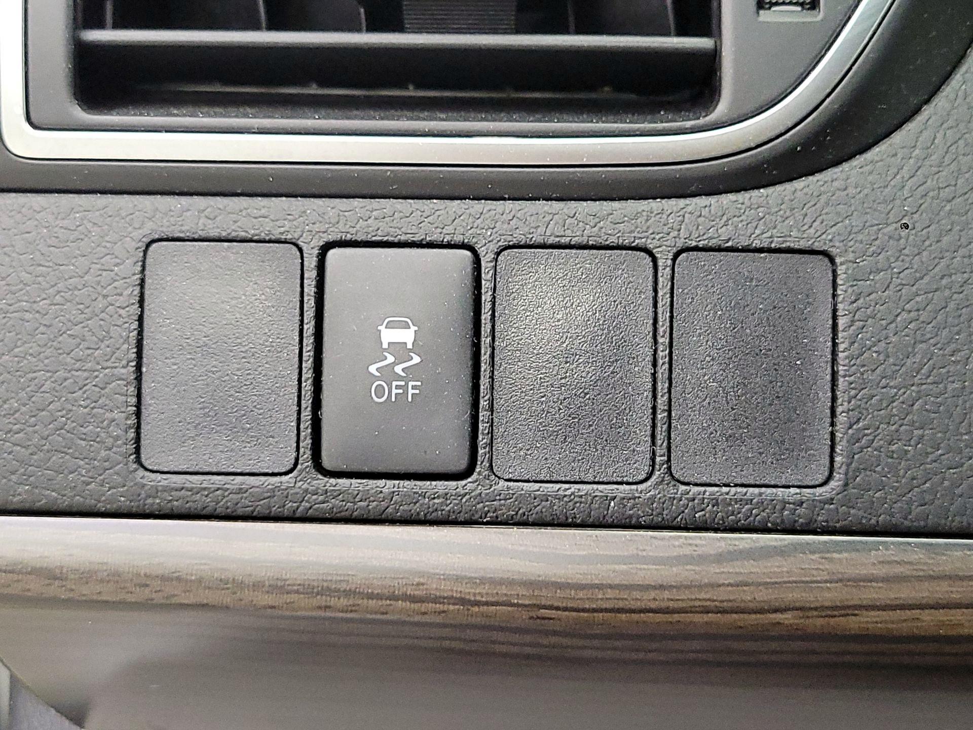 Thumbnail: 2015 Toyota Camry - 13