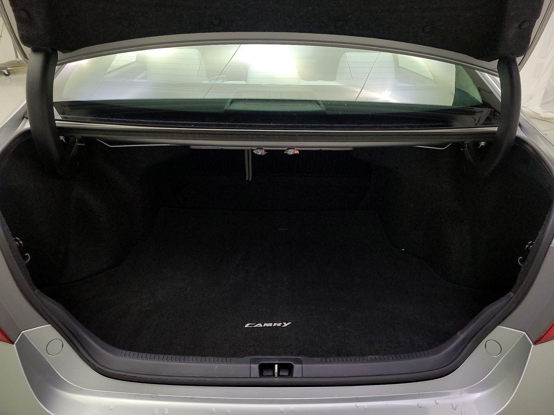 Thumbnail: 2015 Toyota Camry - 20