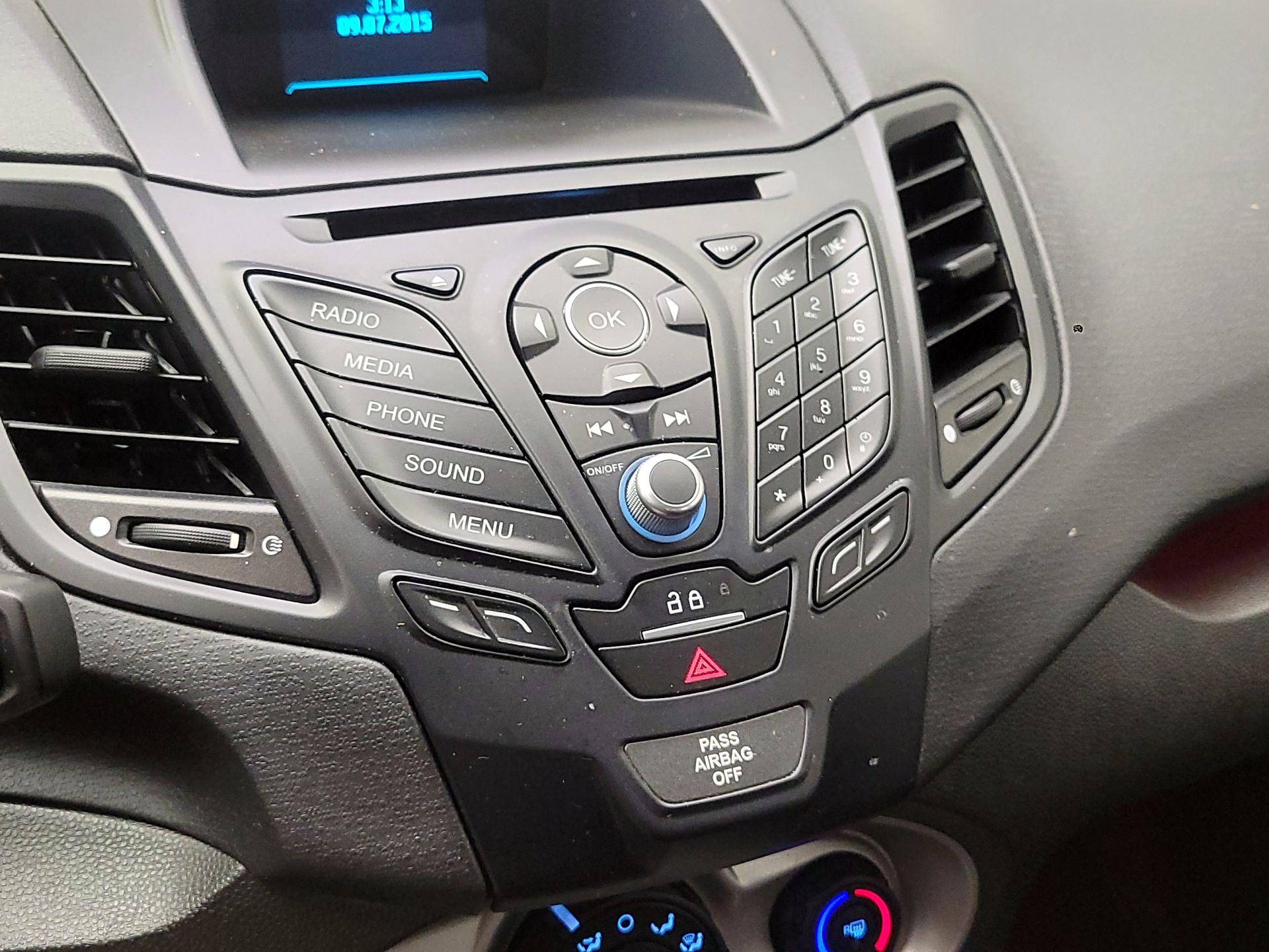 Thumbnail: 2015 Ford Fiesta - 14