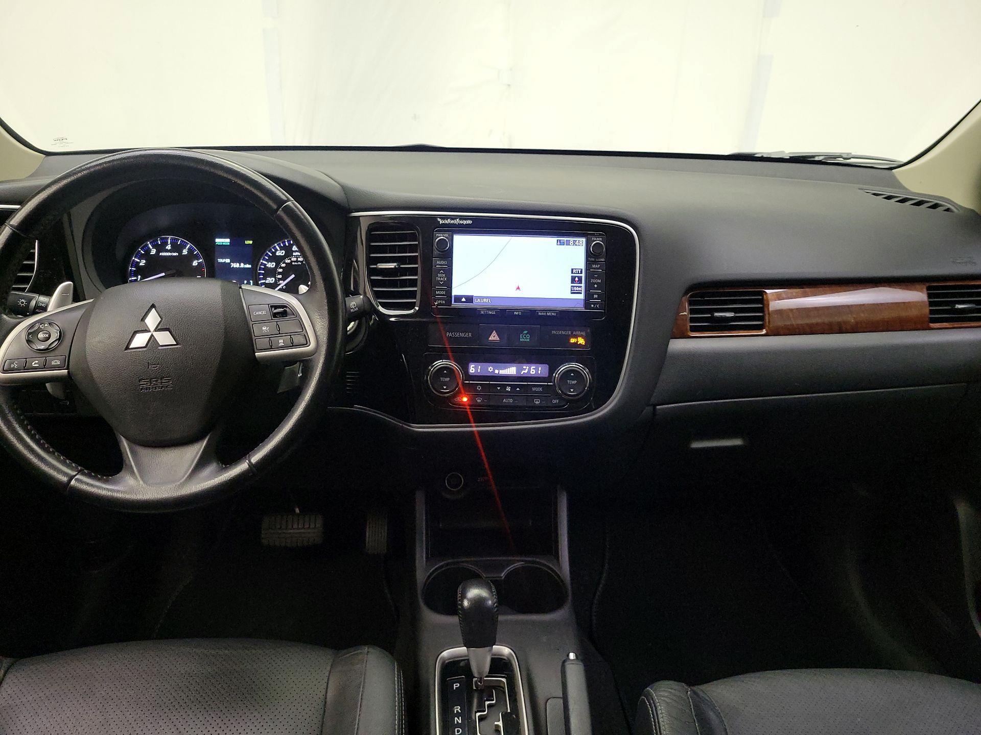 Thumbnail: 2014 Mitsubishi Outlander - 9