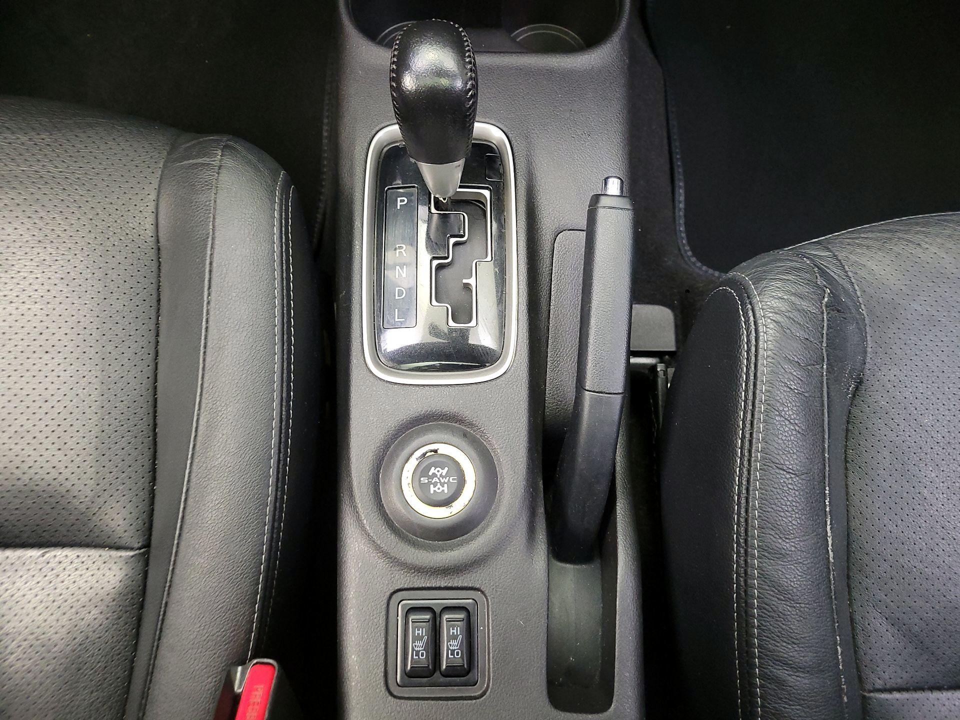 Thumbnail: 2014 Mitsubishi Outlander - 18