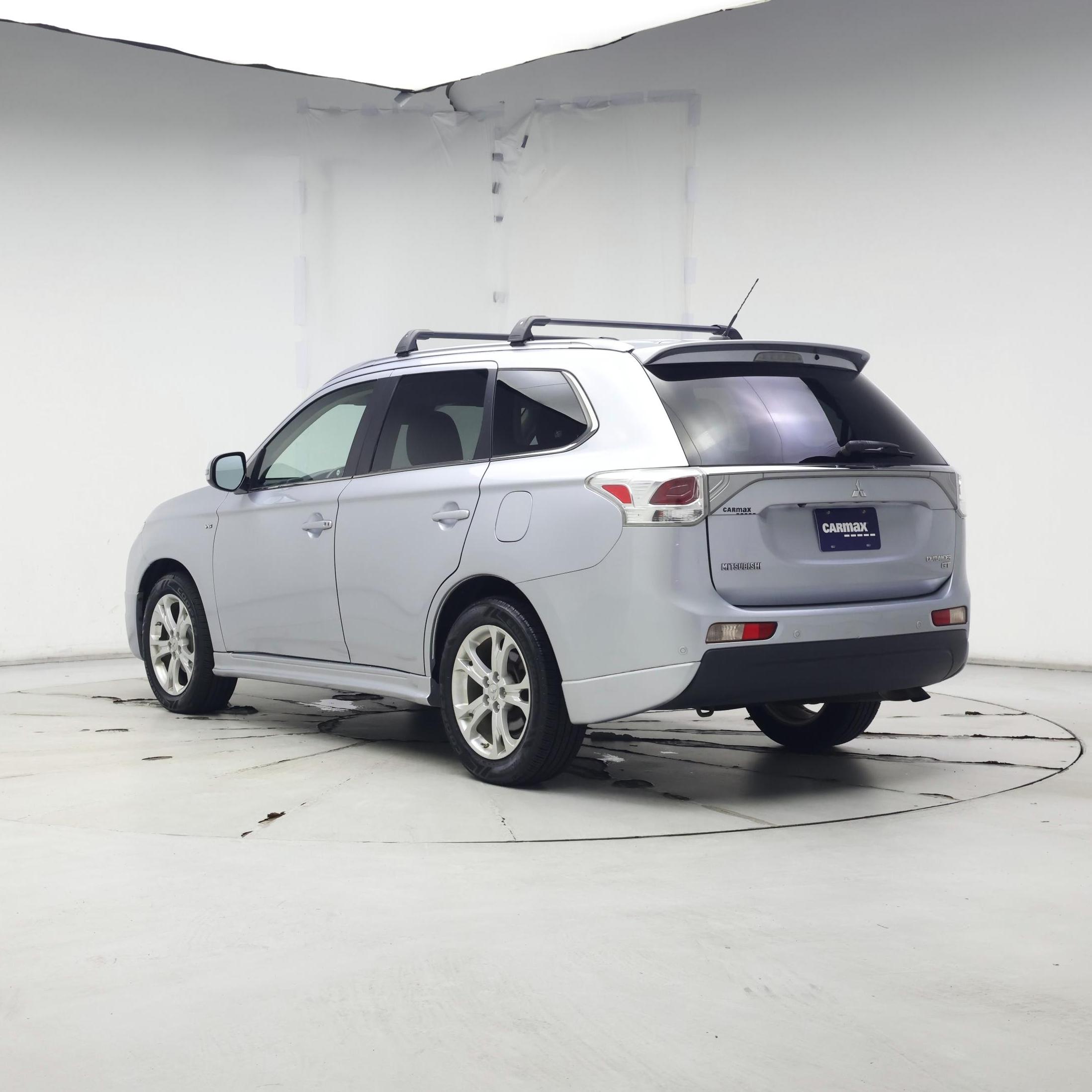 Thumbnail: 2014 Mitsubishi Outlander - 2
