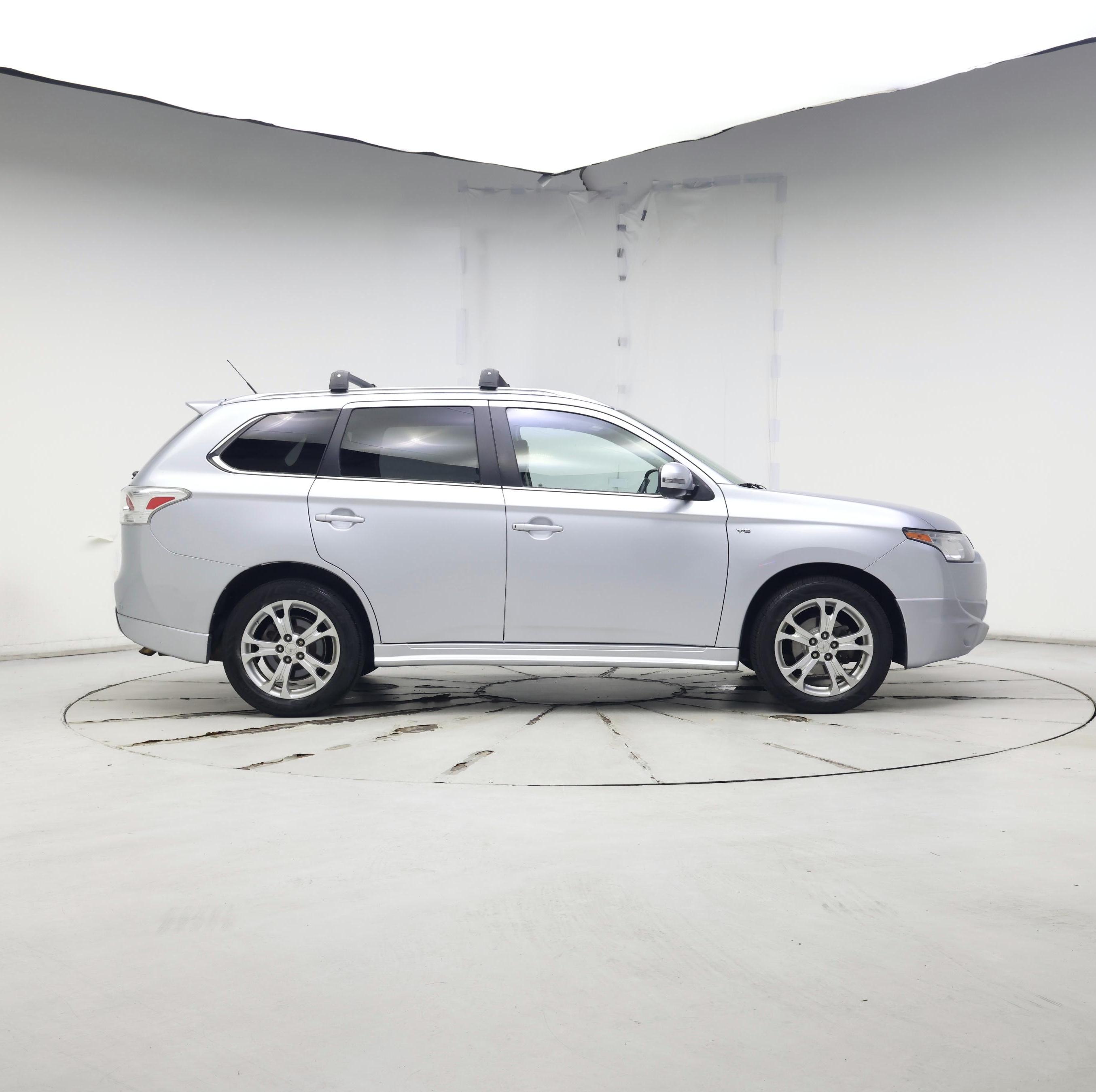 Thumbnail: 2014 Mitsubishi Outlander - 7