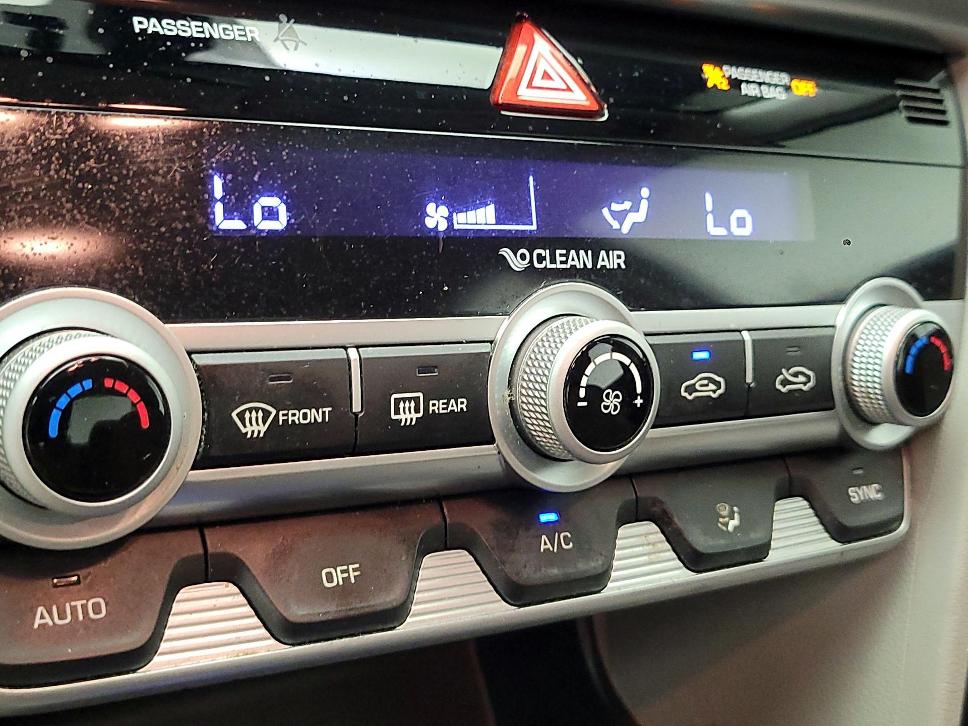 Thumbnail: 2020 Hyundai Elantra - 16