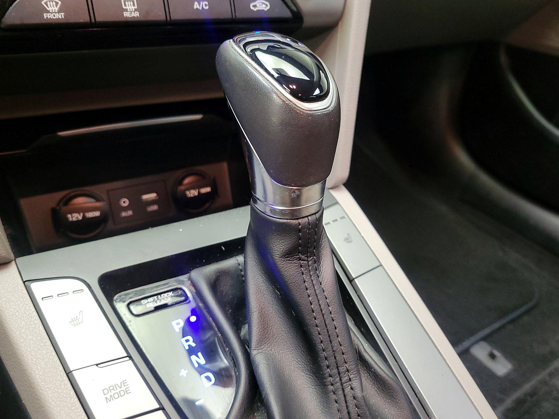 Thumbnail: 2018 Hyundai Elantra - 17