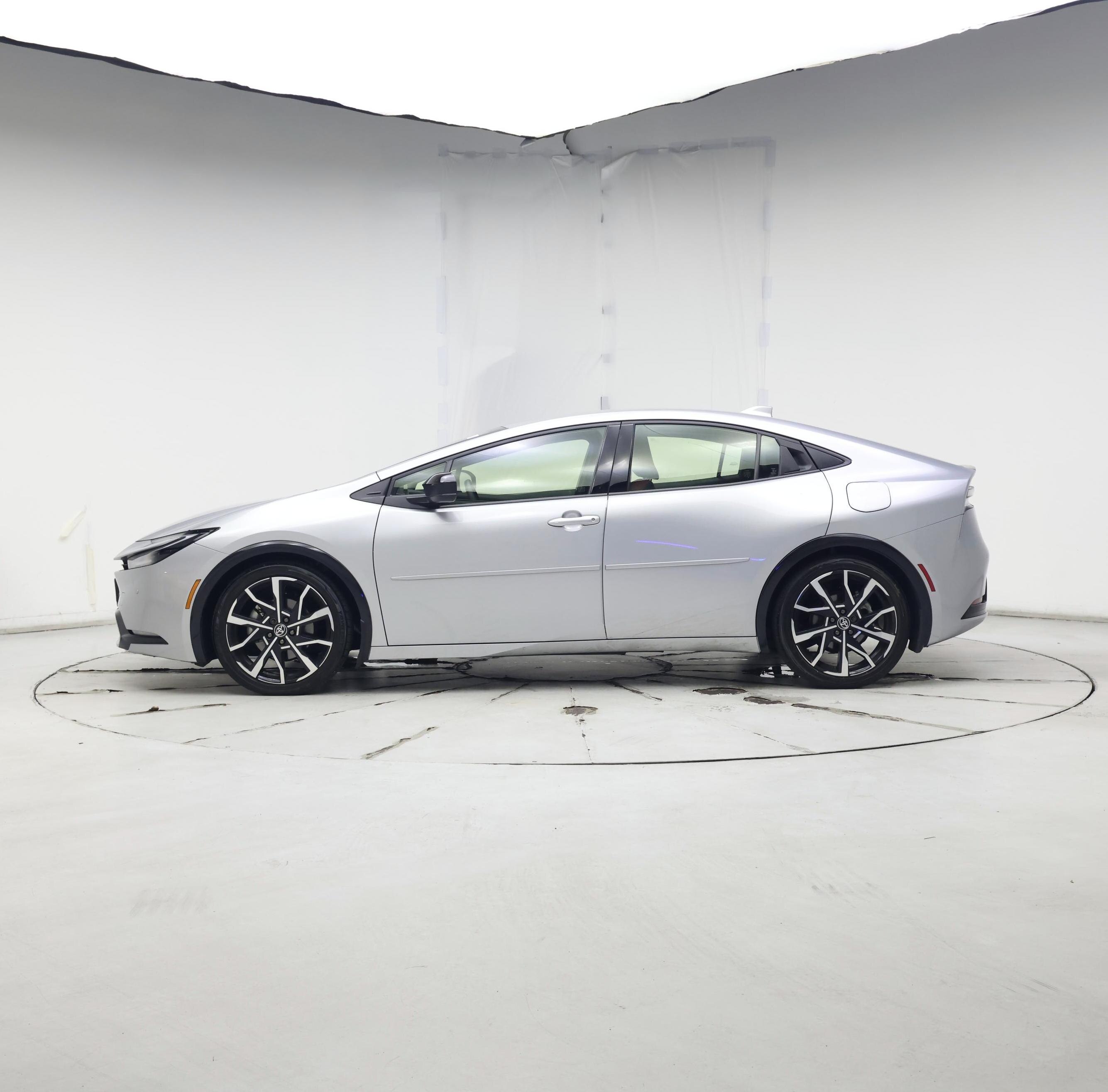 Thumbnail: 2023 Toyota Prius Prime - 3
