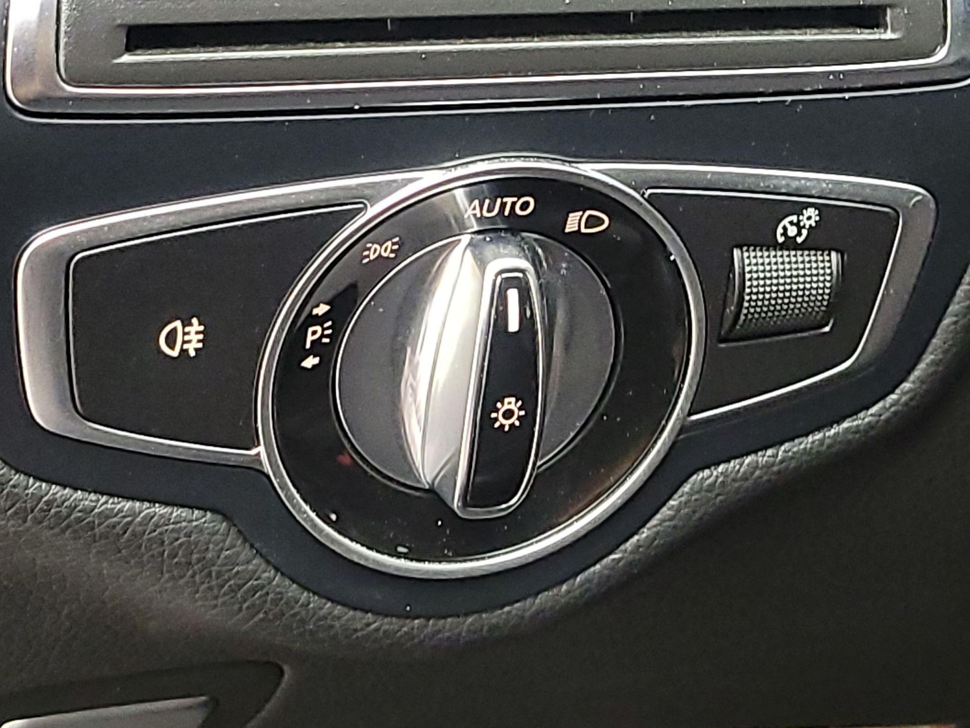 Thumbnail: 2016 Mercedes-Benz C-Class - 13