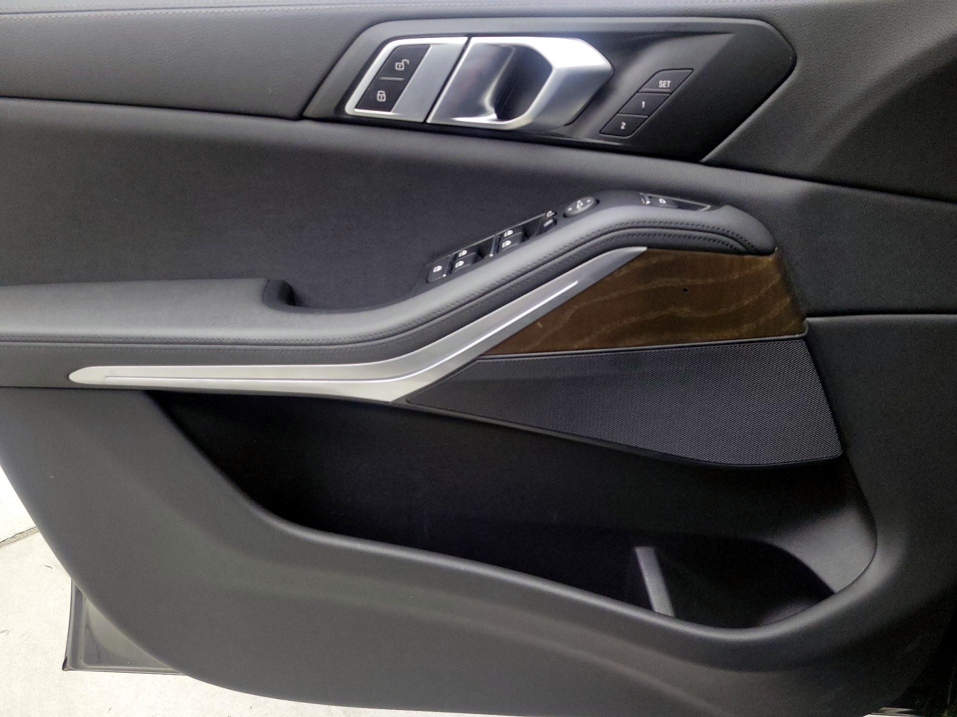 Thumbnail: 2022 BMW X5 - 12