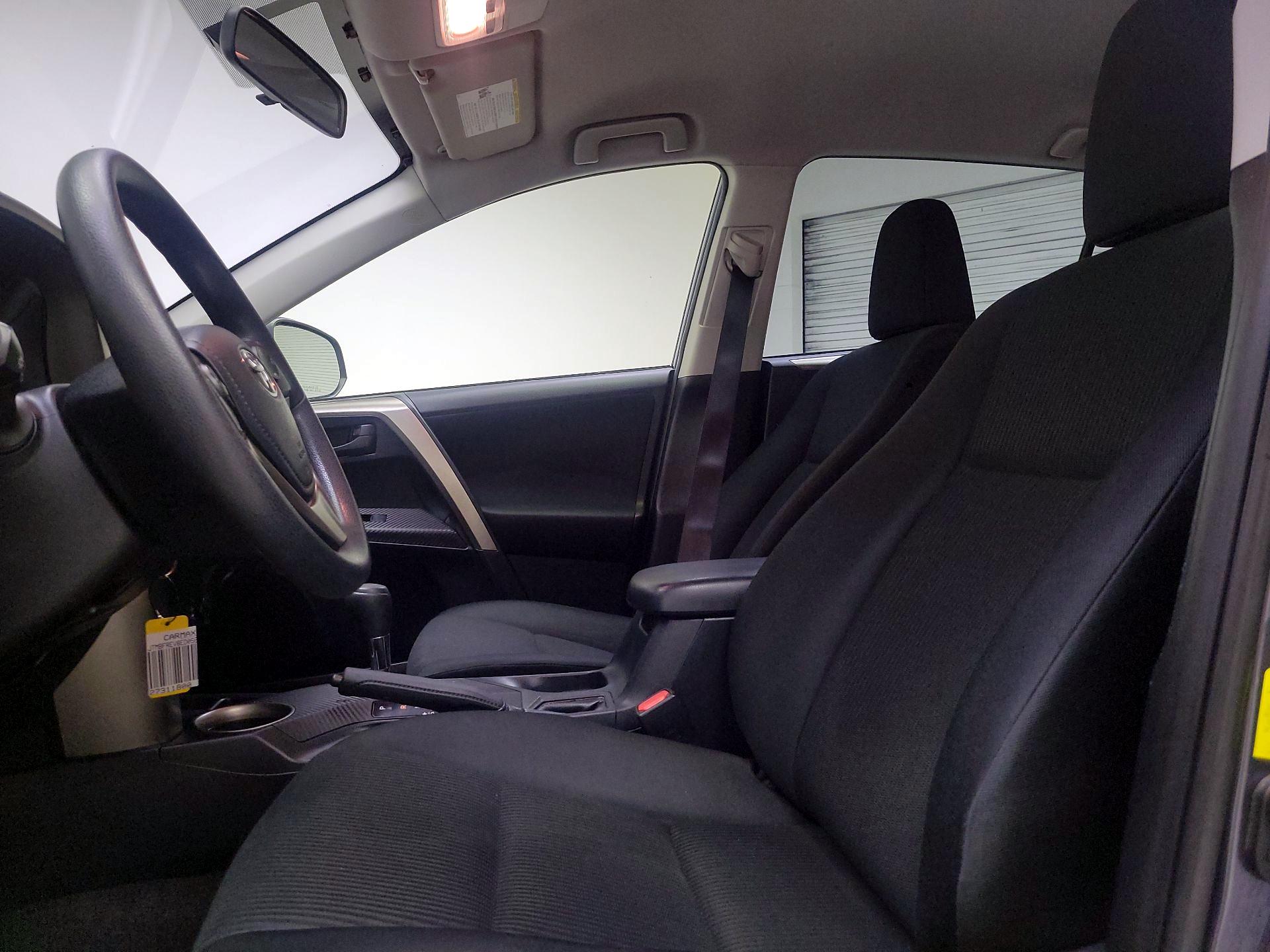 Thumbnail: 2014 Toyota RAV4 - 11
