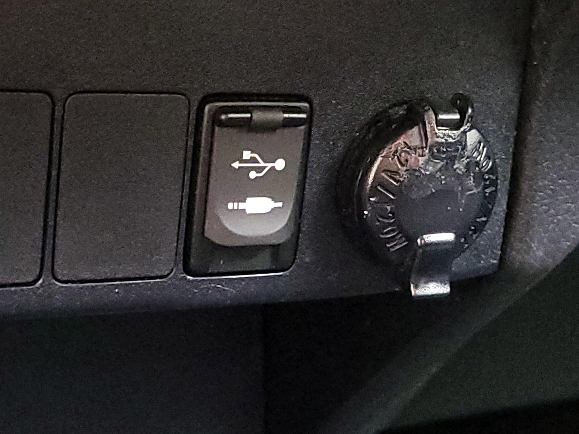 Thumbnail: 2014 Toyota RAV4 - 18
