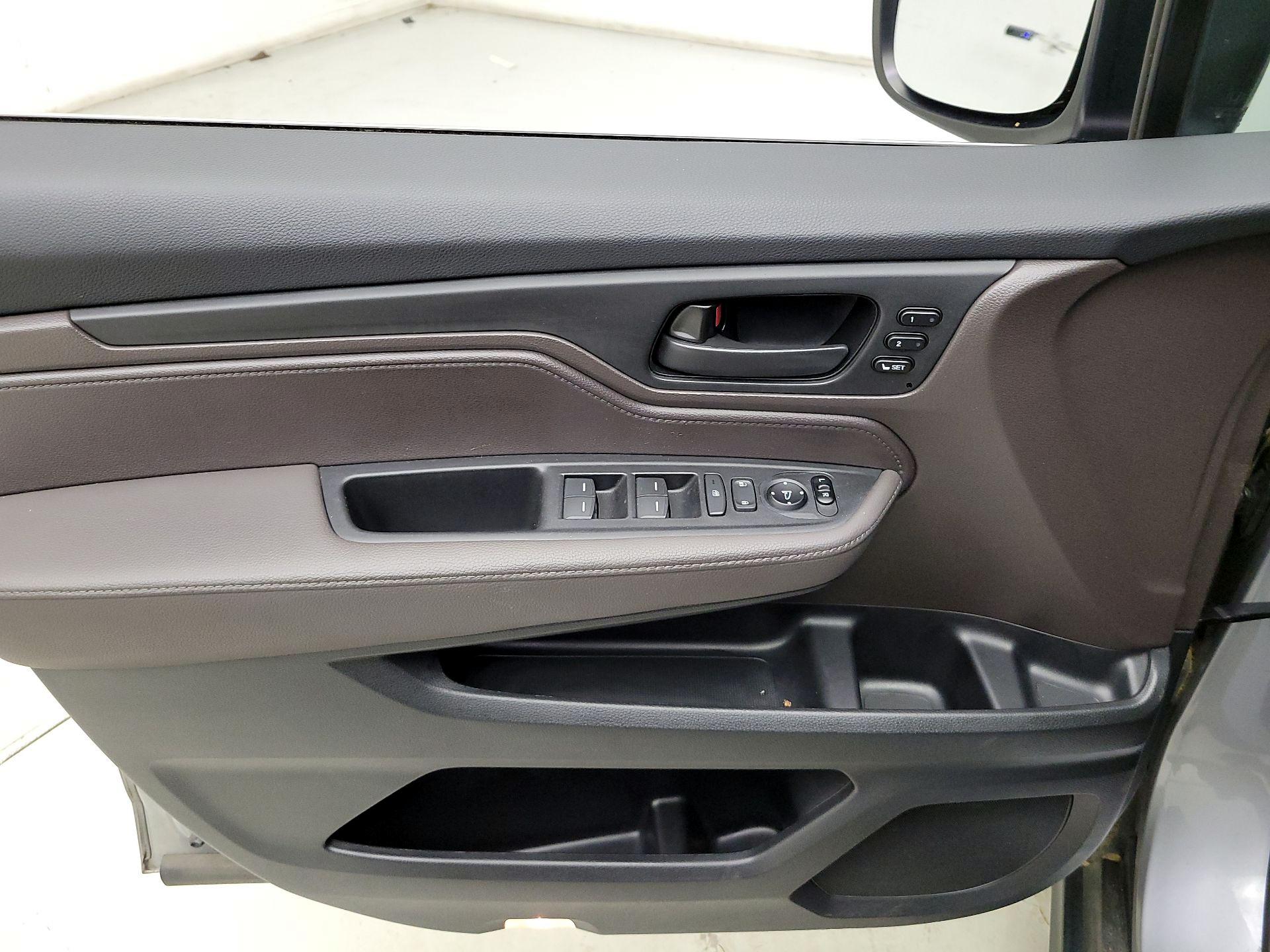 Thumbnail: 2020 Honda Odyssey - 12