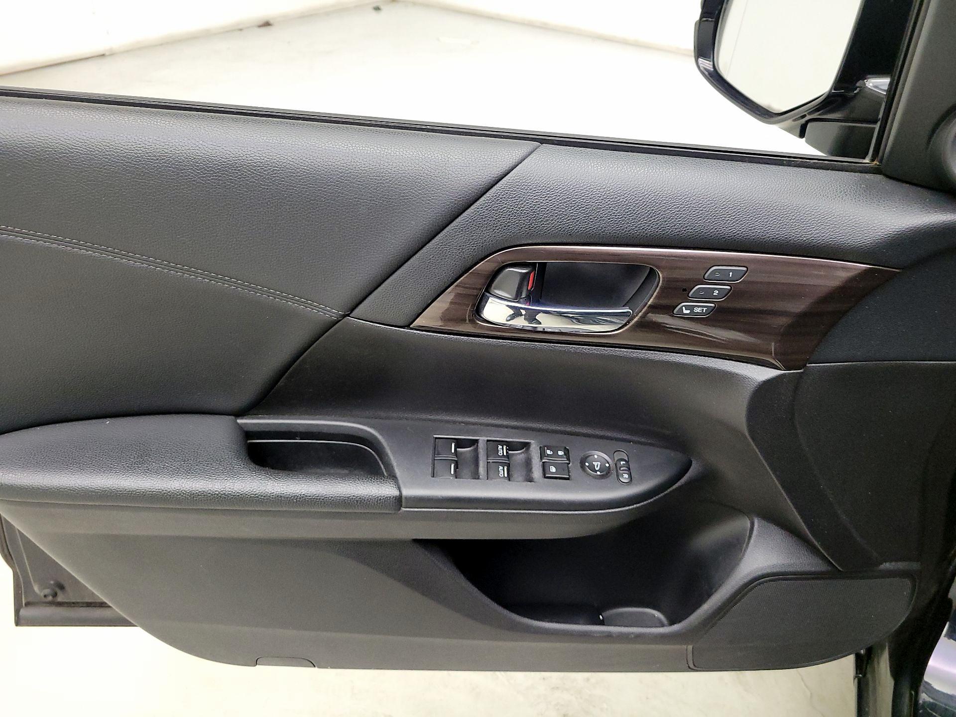 Thumbnail: 2016 Honda Accord - 12