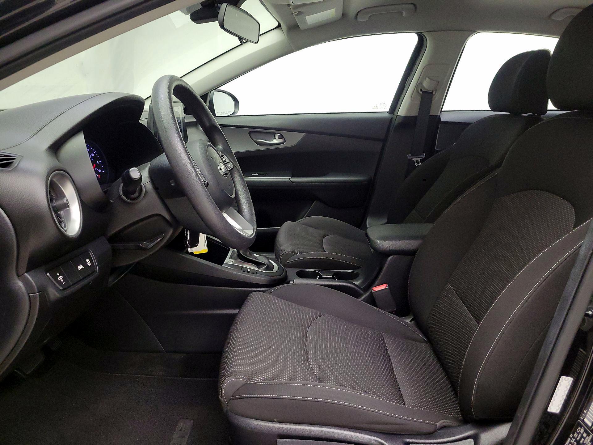 Thumbnail: 2019 Kia Forte - 11