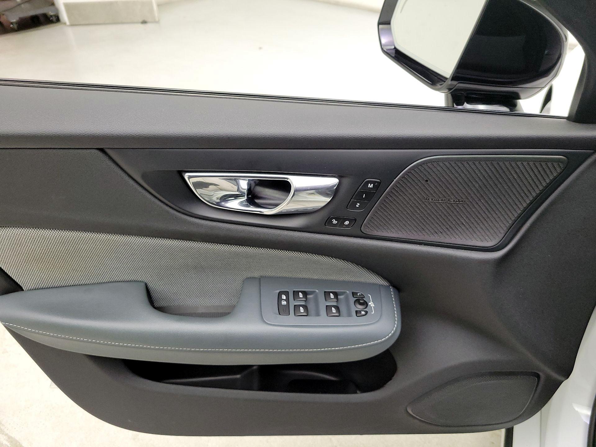 Thumbnail: 2020 Volvo S60 - 12