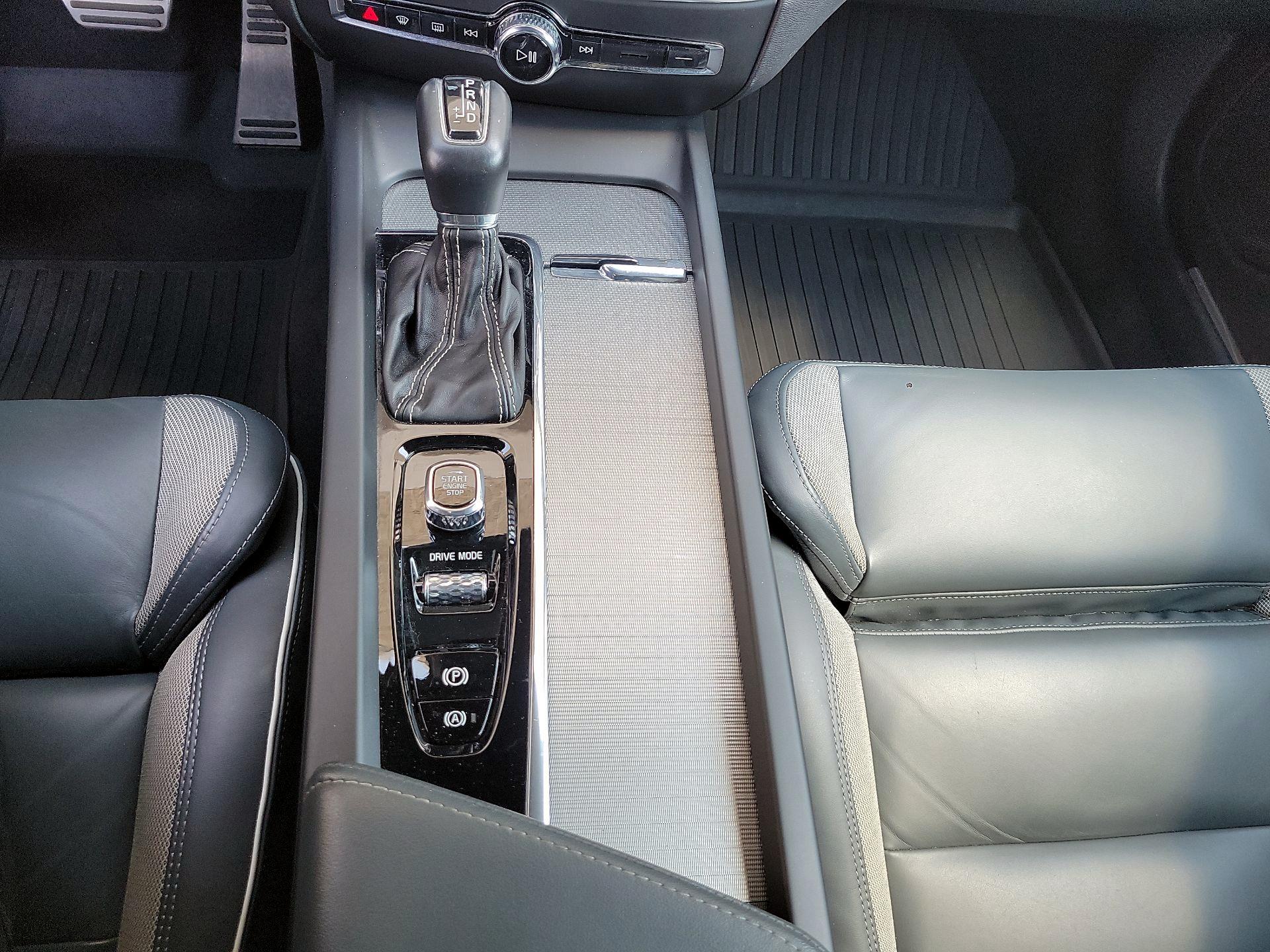 Thumbnail: 2020 Volvo S60 - 18