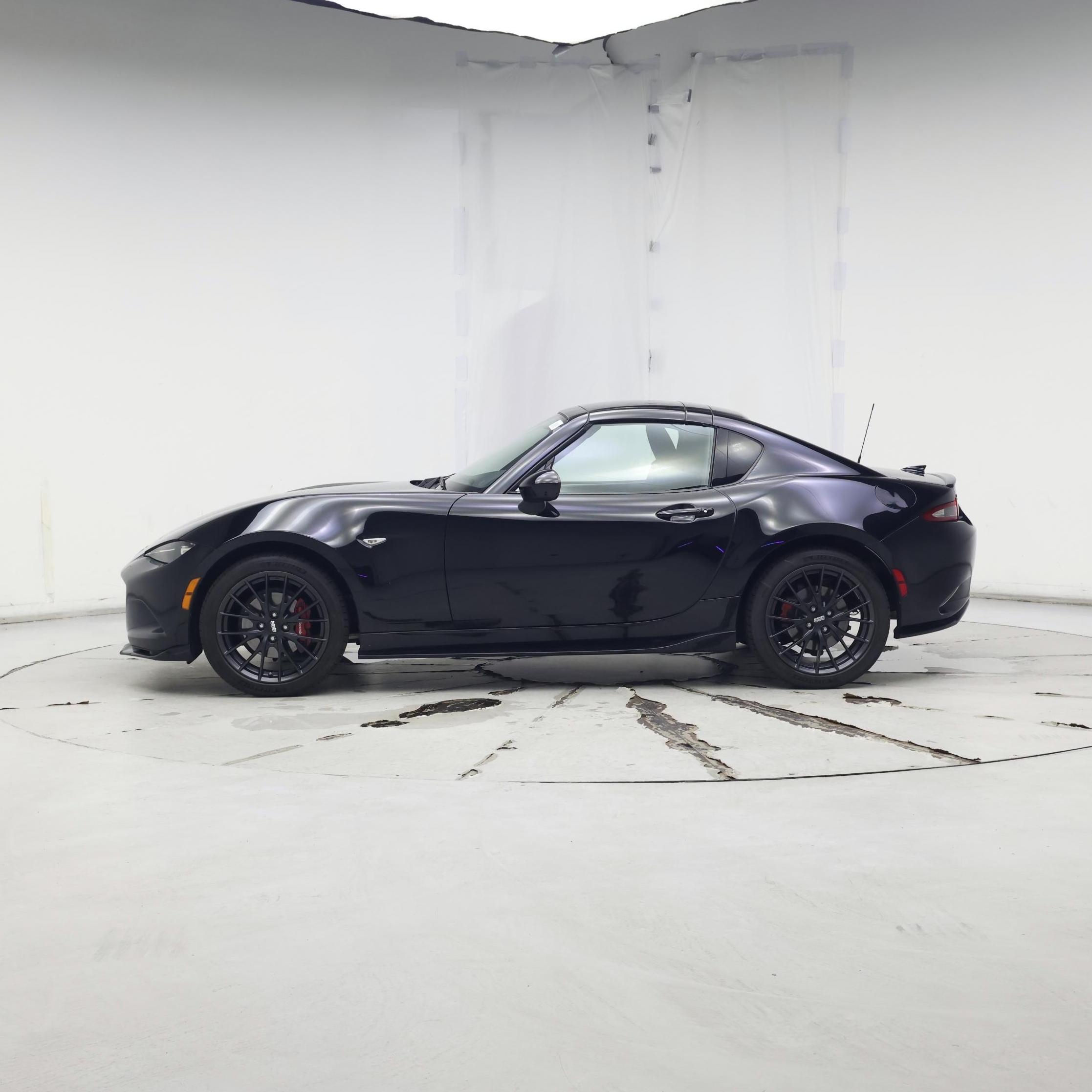 Thumbnail: 2017 Mazda MX-5 Miata - 3