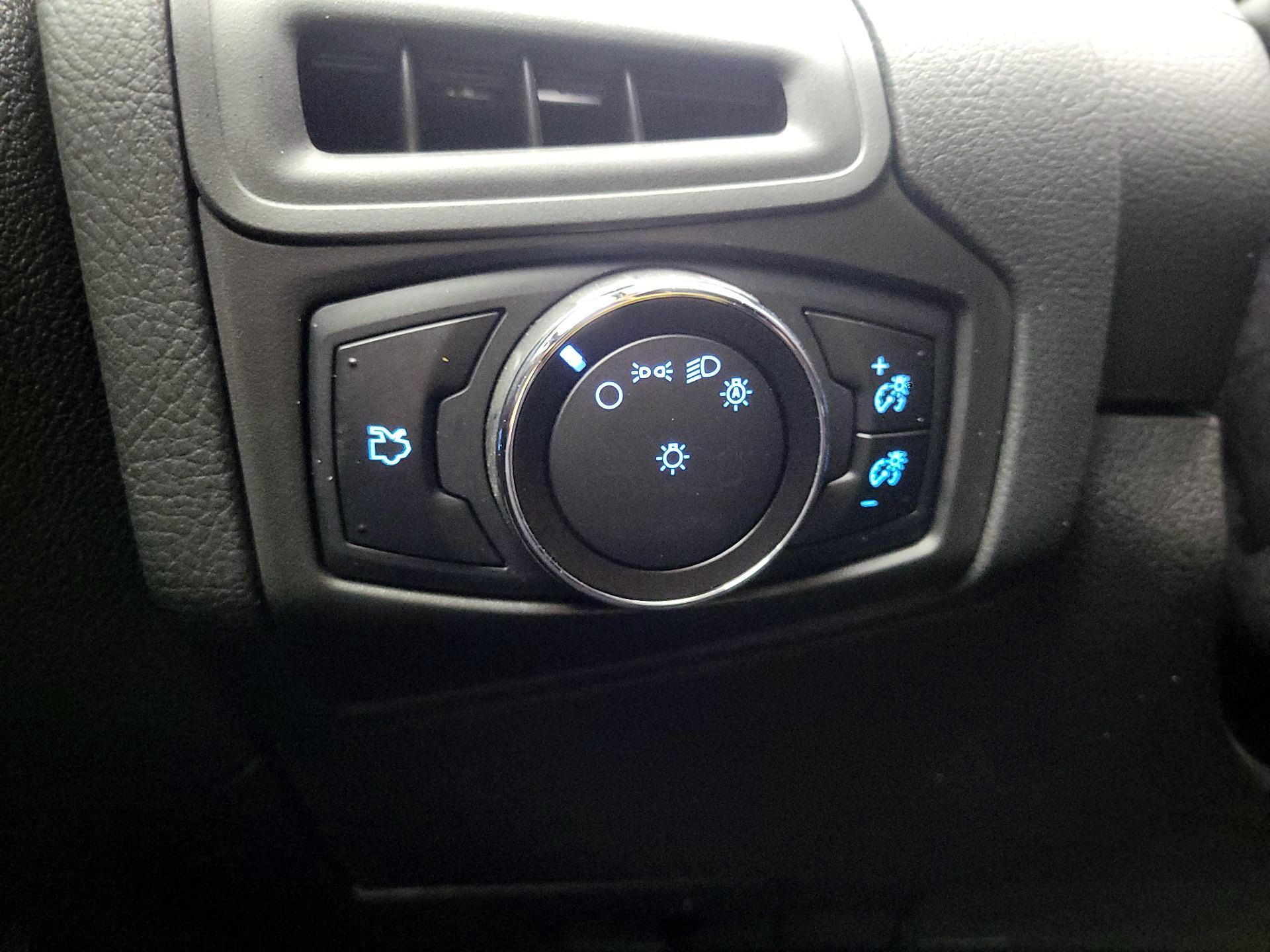Thumbnail: 2014 Ford Focus - 13