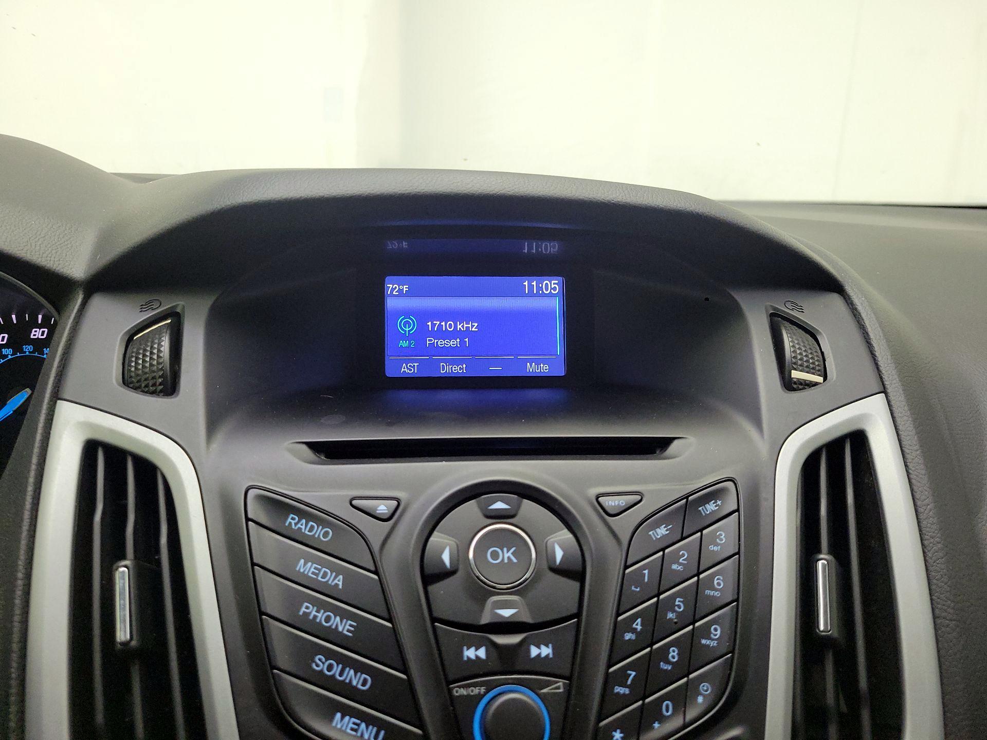 Thumbnail: 2014 Ford Focus - 14