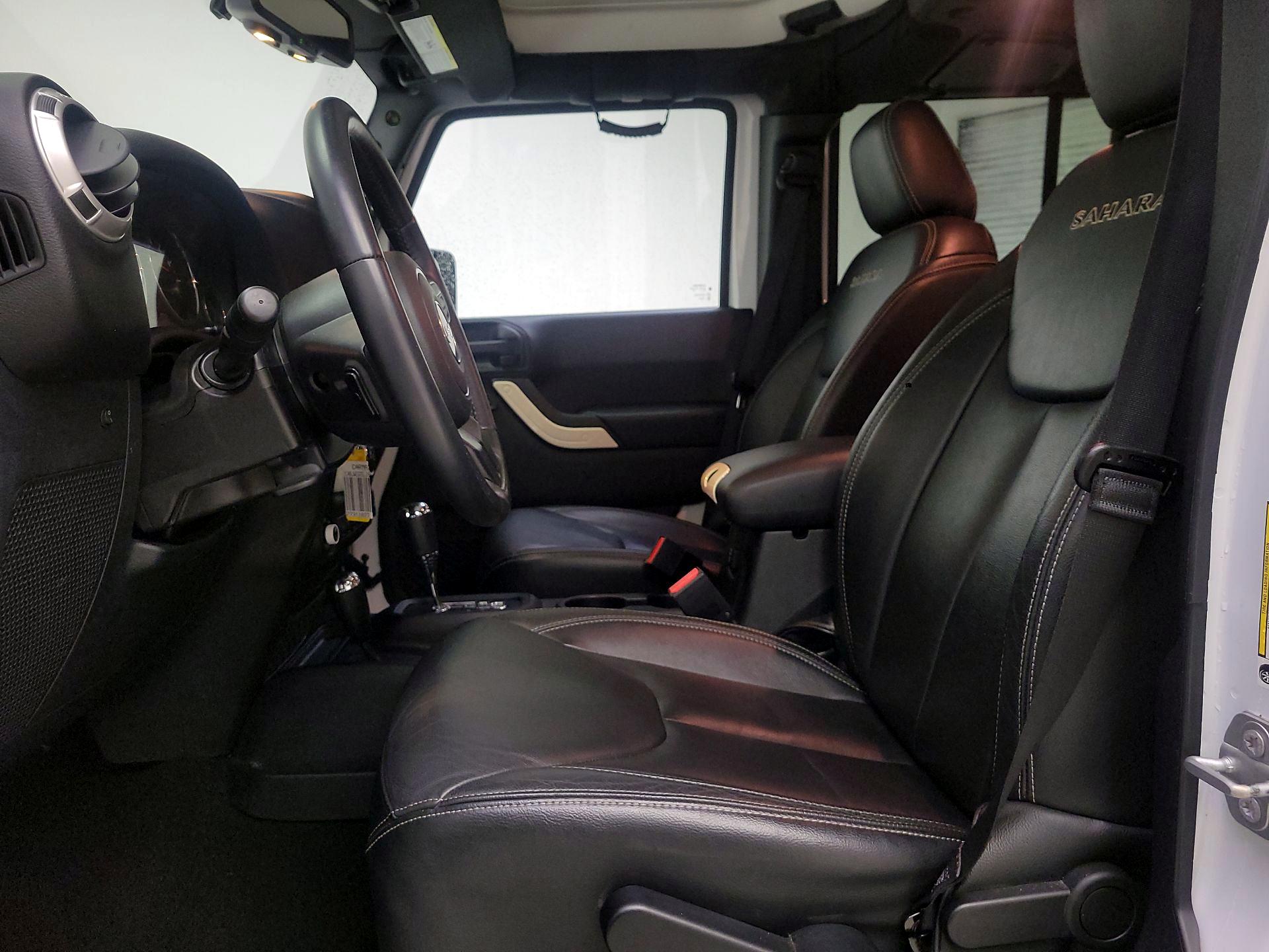 Thumbnail: 2016 Jeep Wrangler - 11