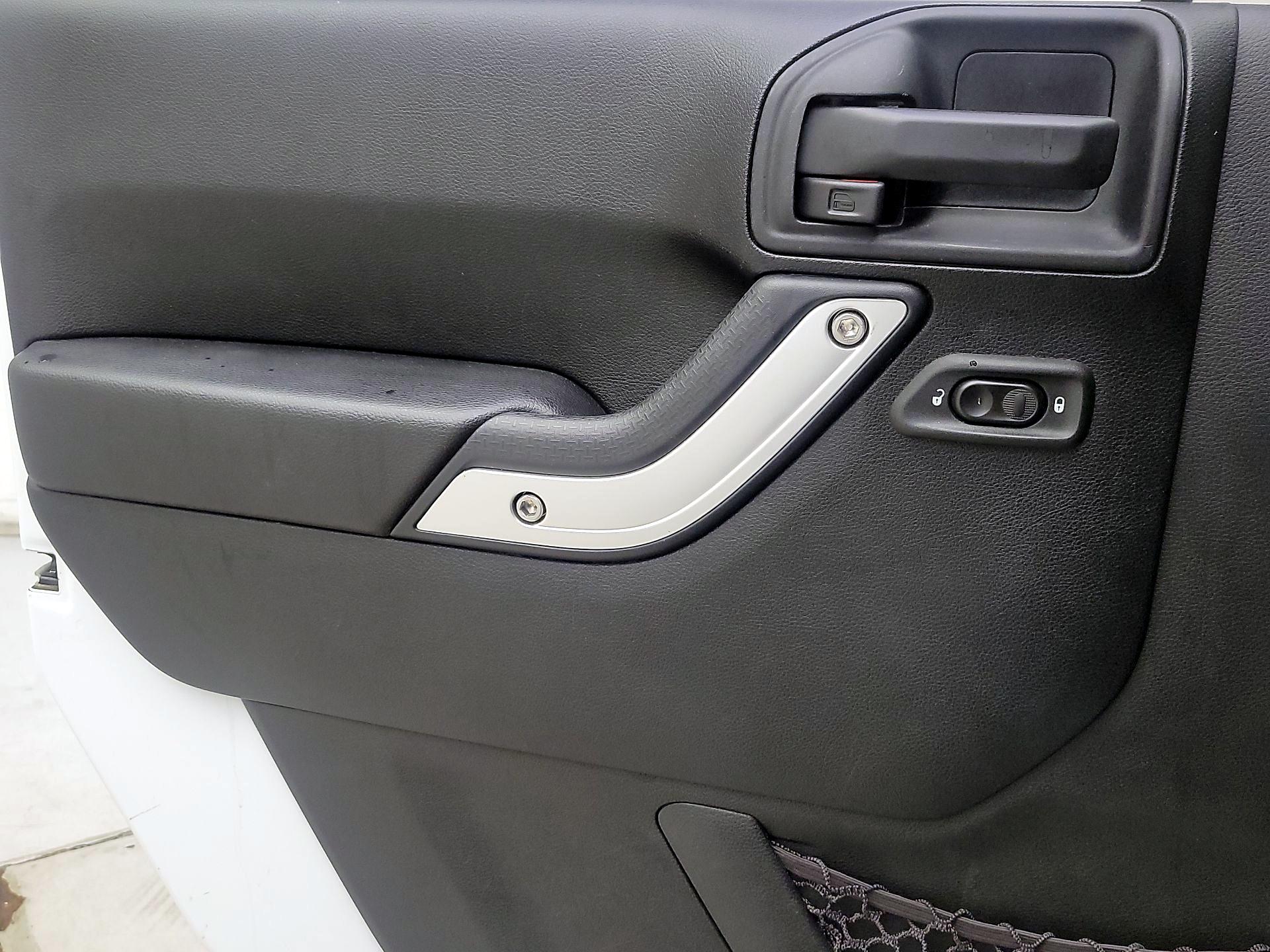 Thumbnail: 2016 Jeep Wrangler - 12