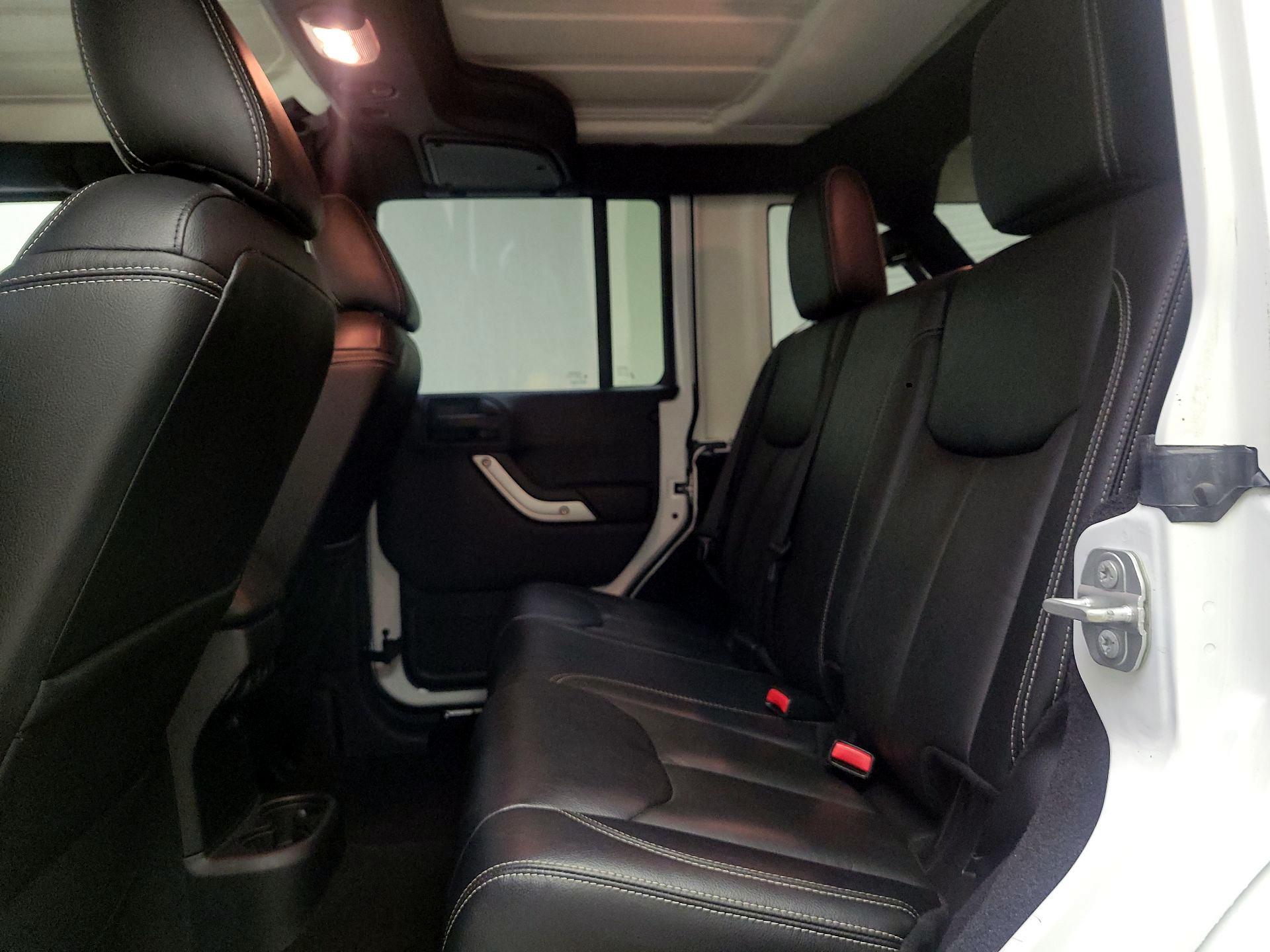 Thumbnail: 2016 Jeep Wrangler - 17