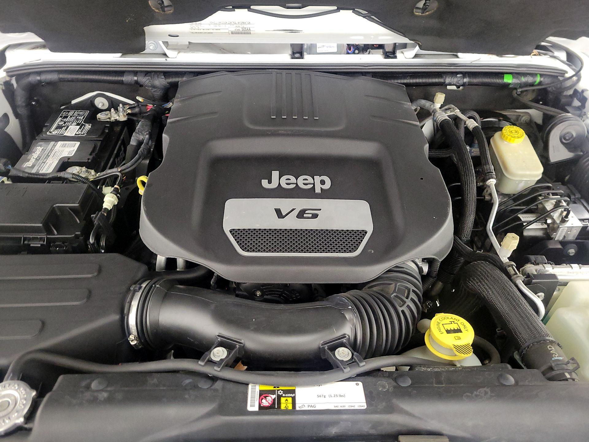Thumbnail: 2016 Jeep Wrangler - 19