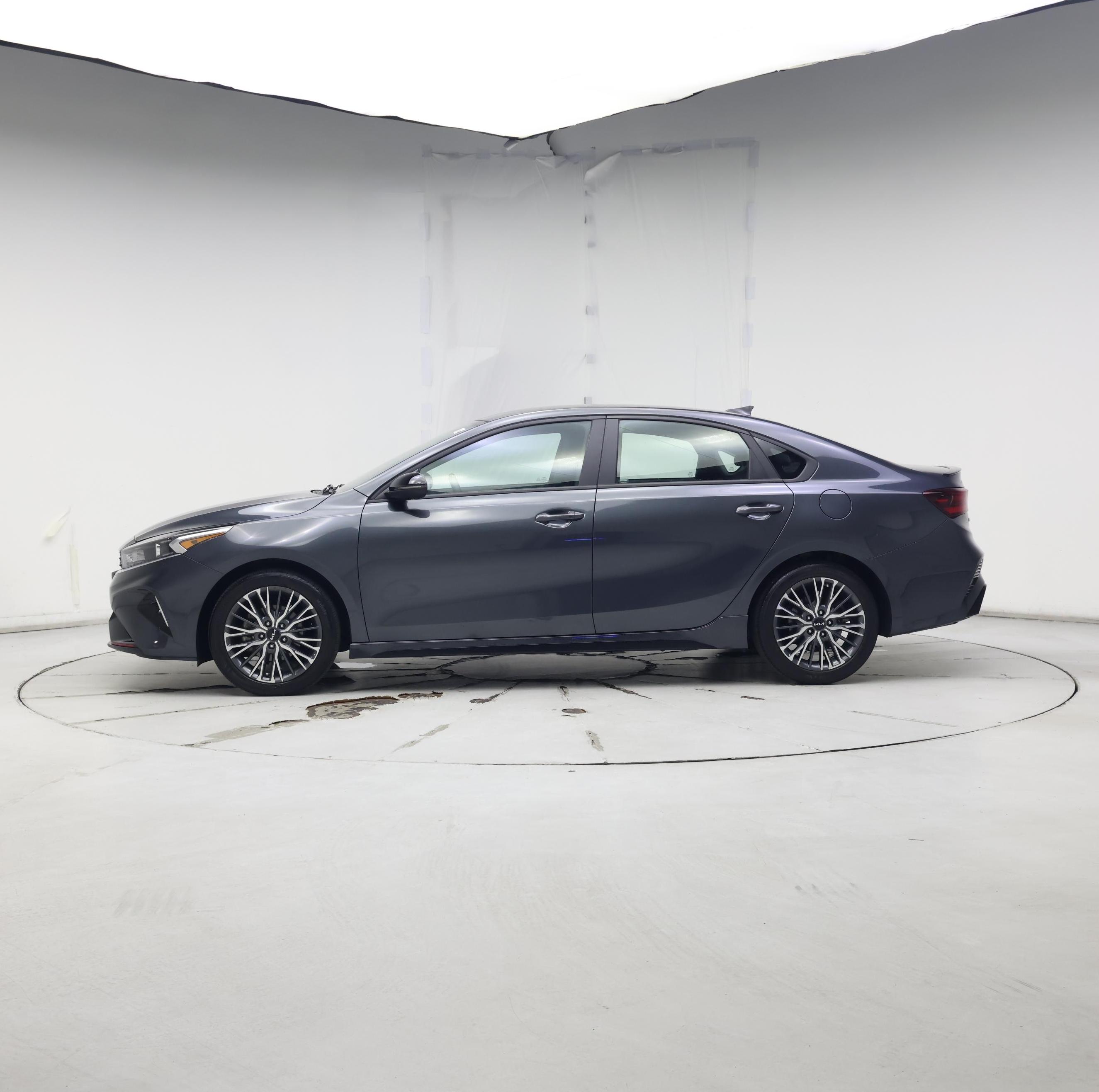Thumbnail: 2023 Kia Forte - 3
