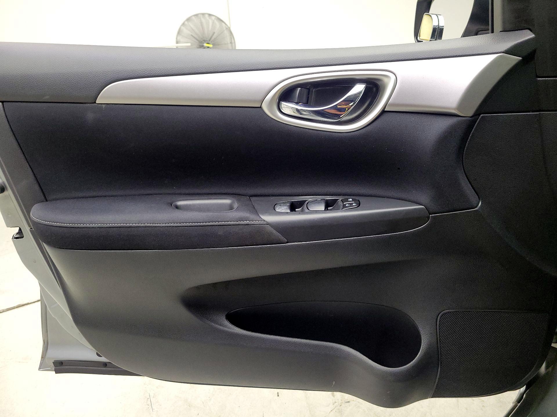 Thumbnail: 2014 Nissan Sentra - 12