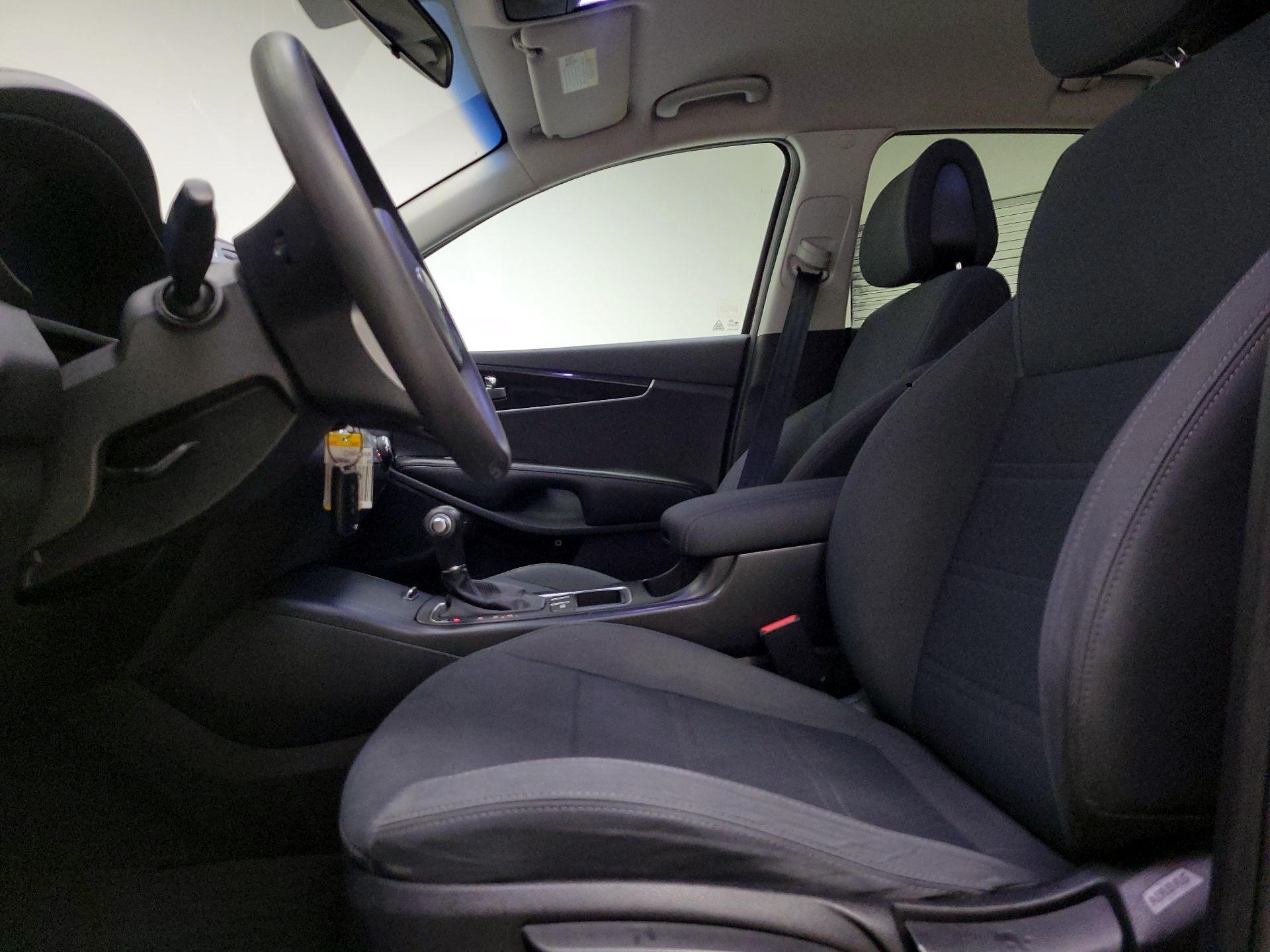 Thumbnail: 2016 Kia Sorento - 11