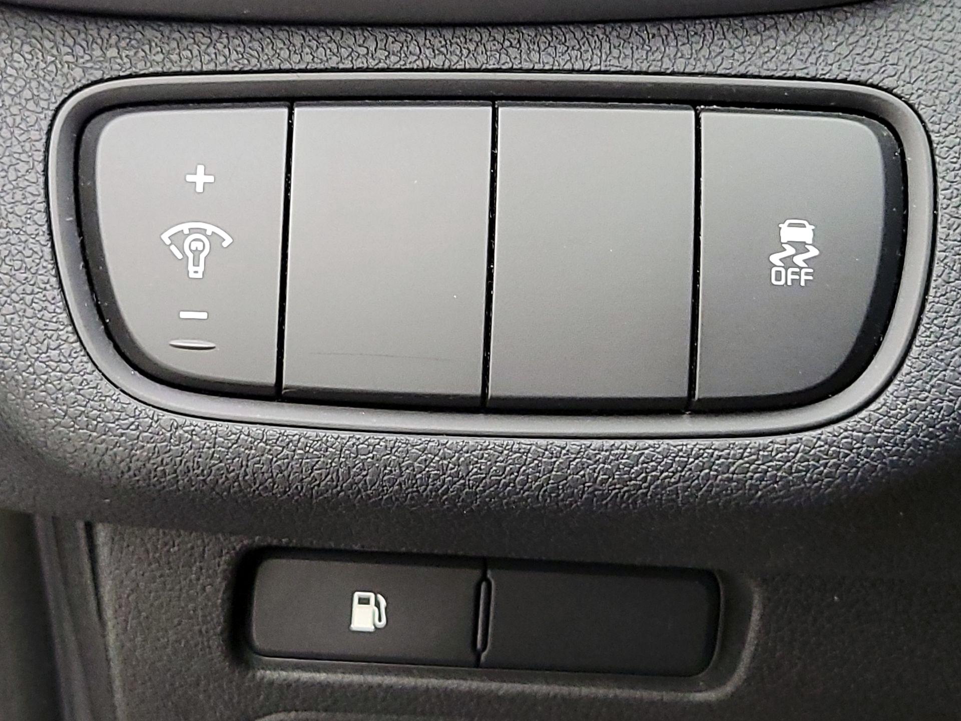 Thumbnail: 2016 Kia Sorento - 13