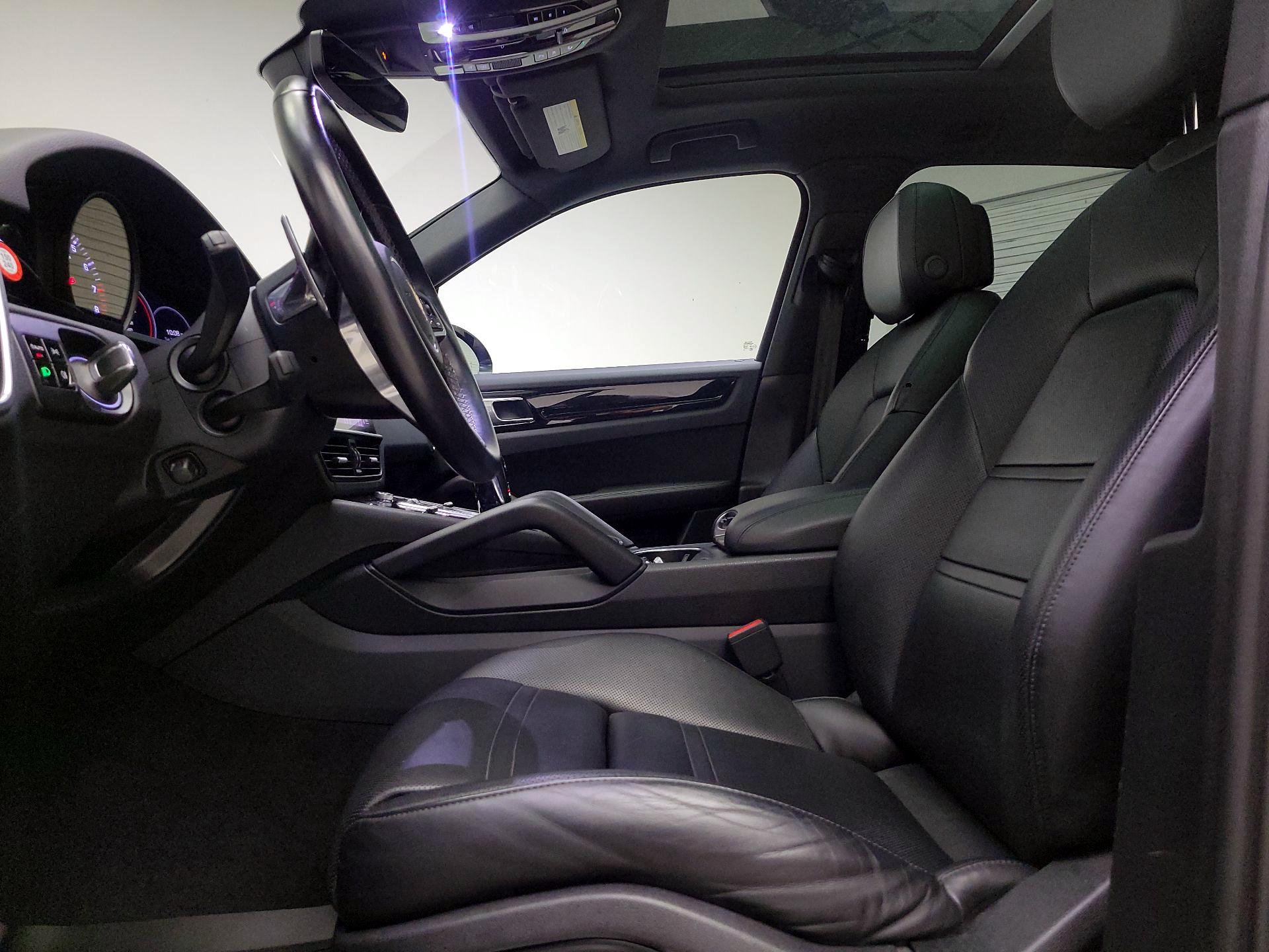 Thumbnail: 2020 Porsche Cayenne - 11