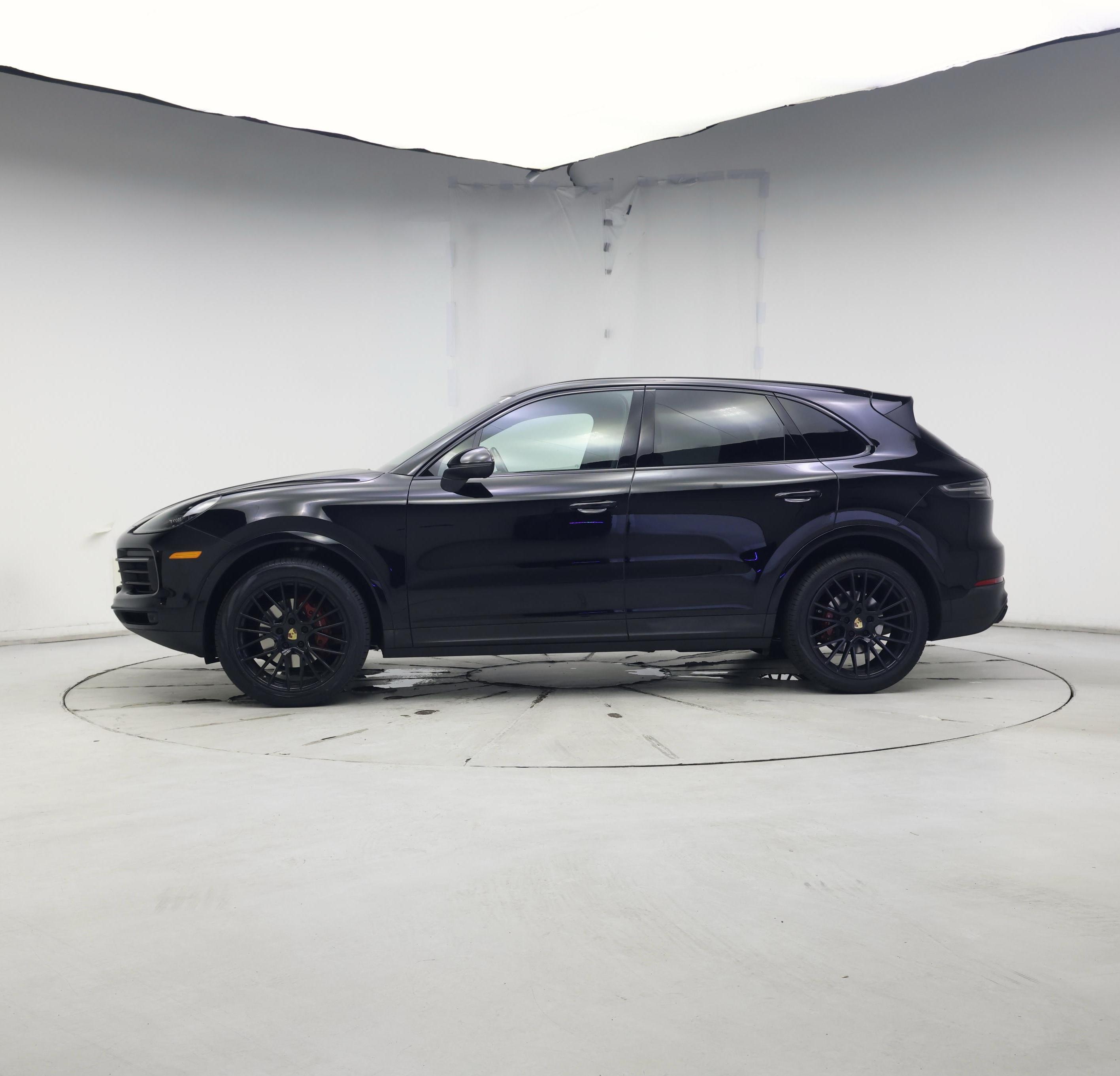 Thumbnail: 2020 Porsche Cayenne - 3