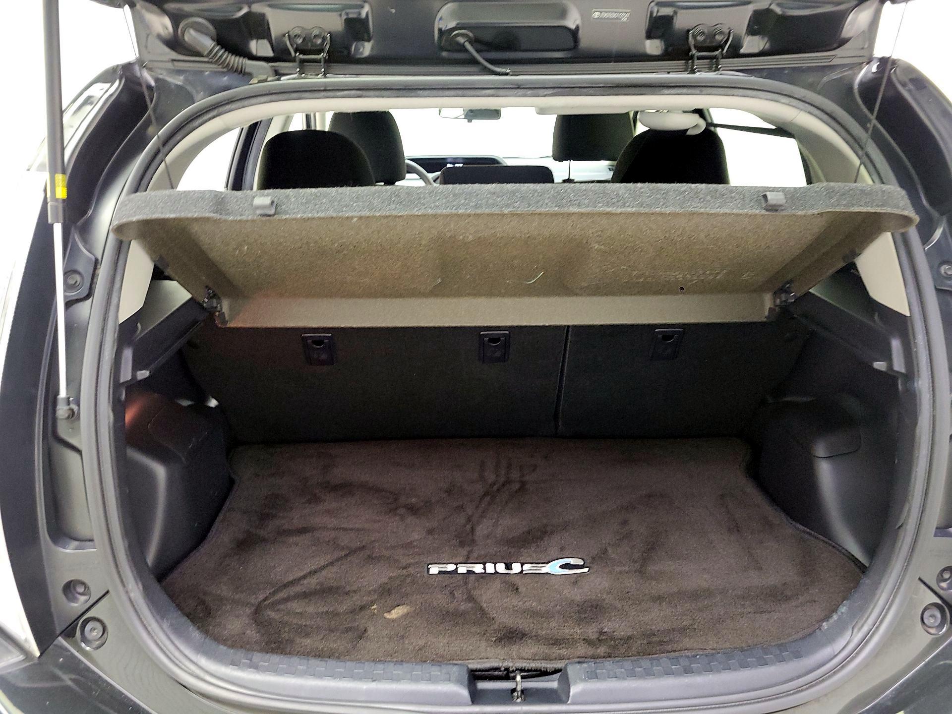 Thumbnail: 2016 Toyota Prius c - 19