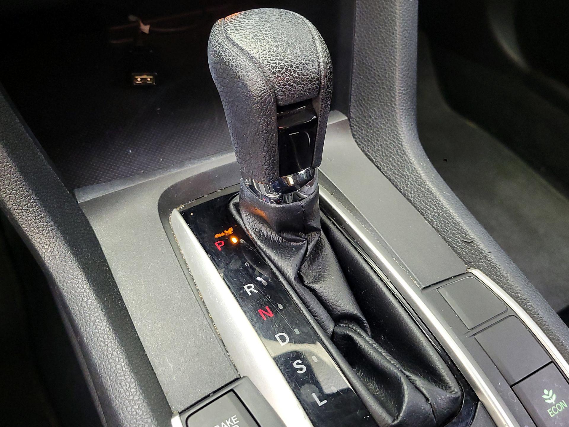 Thumbnail: 2019 Honda Civic - 17