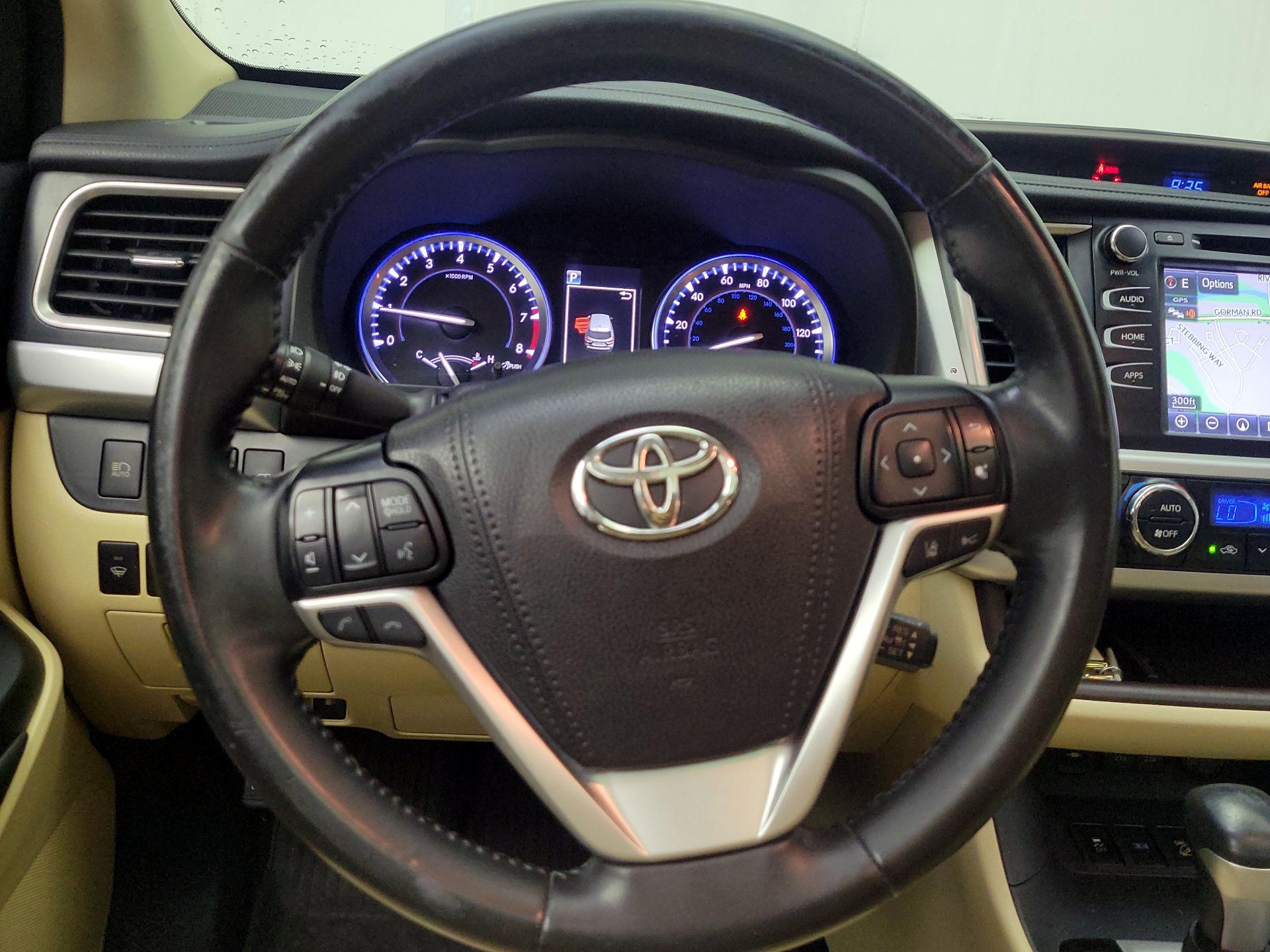 Thumbnail: 2017 Toyota Highlander - 10