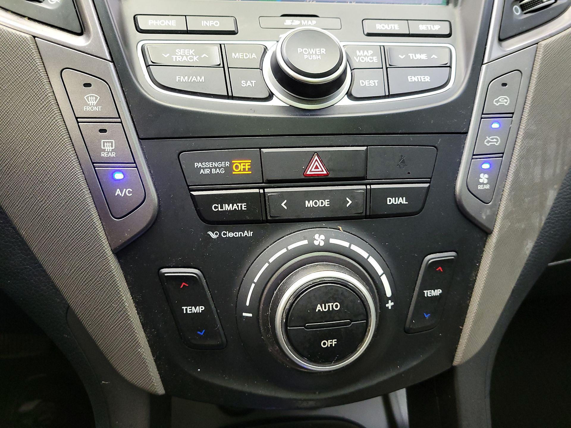 Thumbnail: 2014 Hyundai Santa Fe - 17